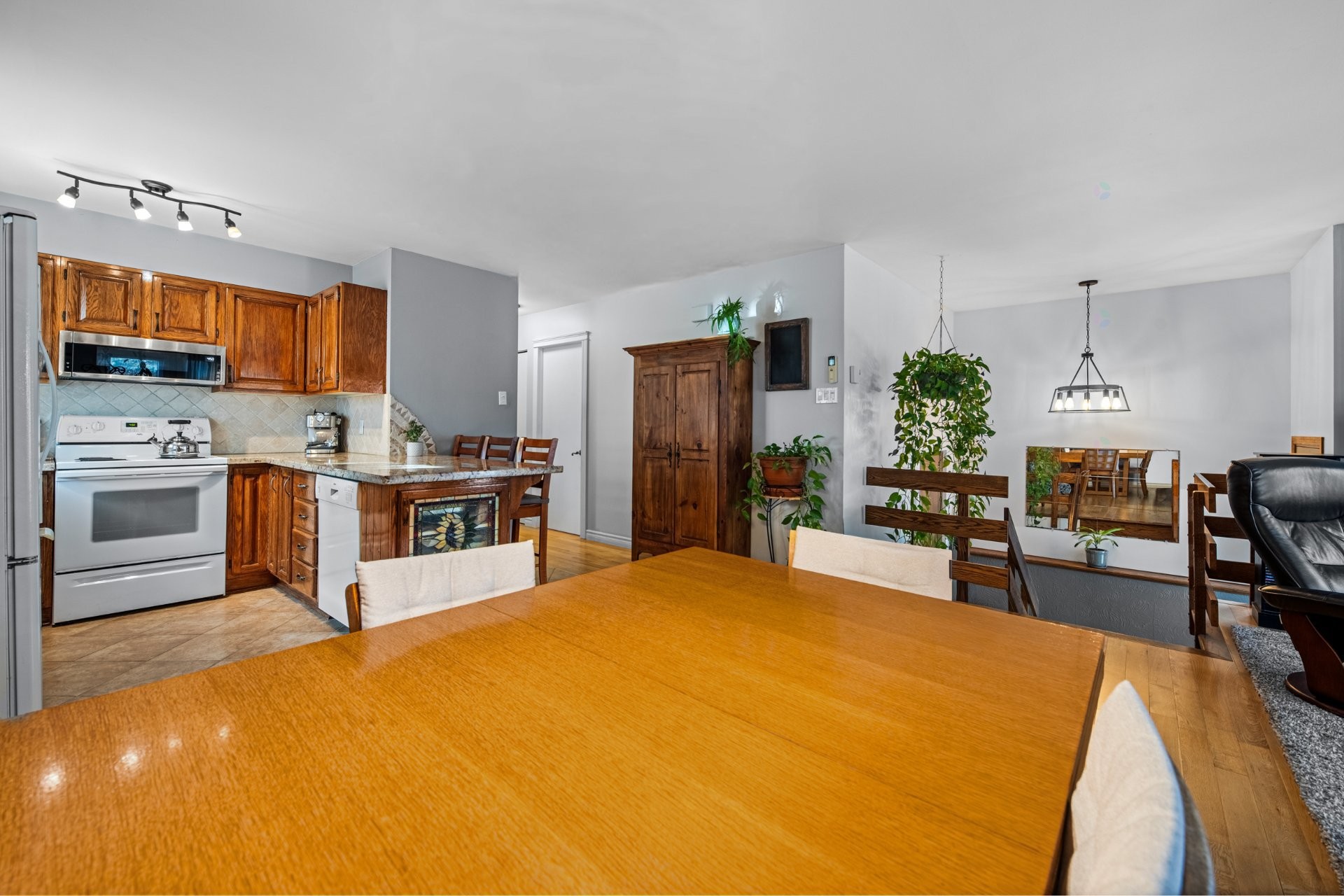 









4163


Rue Fafard

,
Laval (Chomedey),




QC
H7T1Y4


