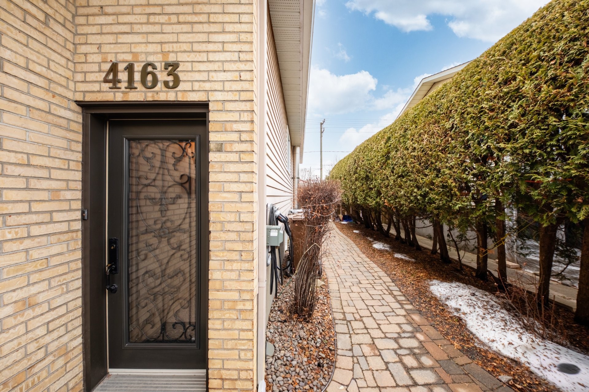 









4163


Rue Fafard

,
Laval (Chomedey),




QC
H7T1Y4

