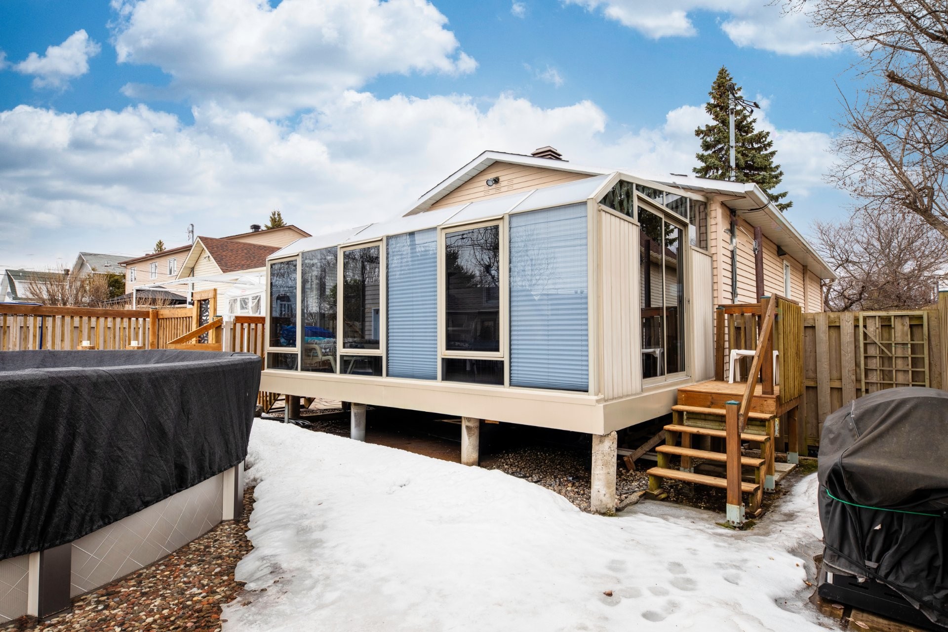 









4163


Rue Fafard

,
Laval (Chomedey),




QC
H7T1Y4

