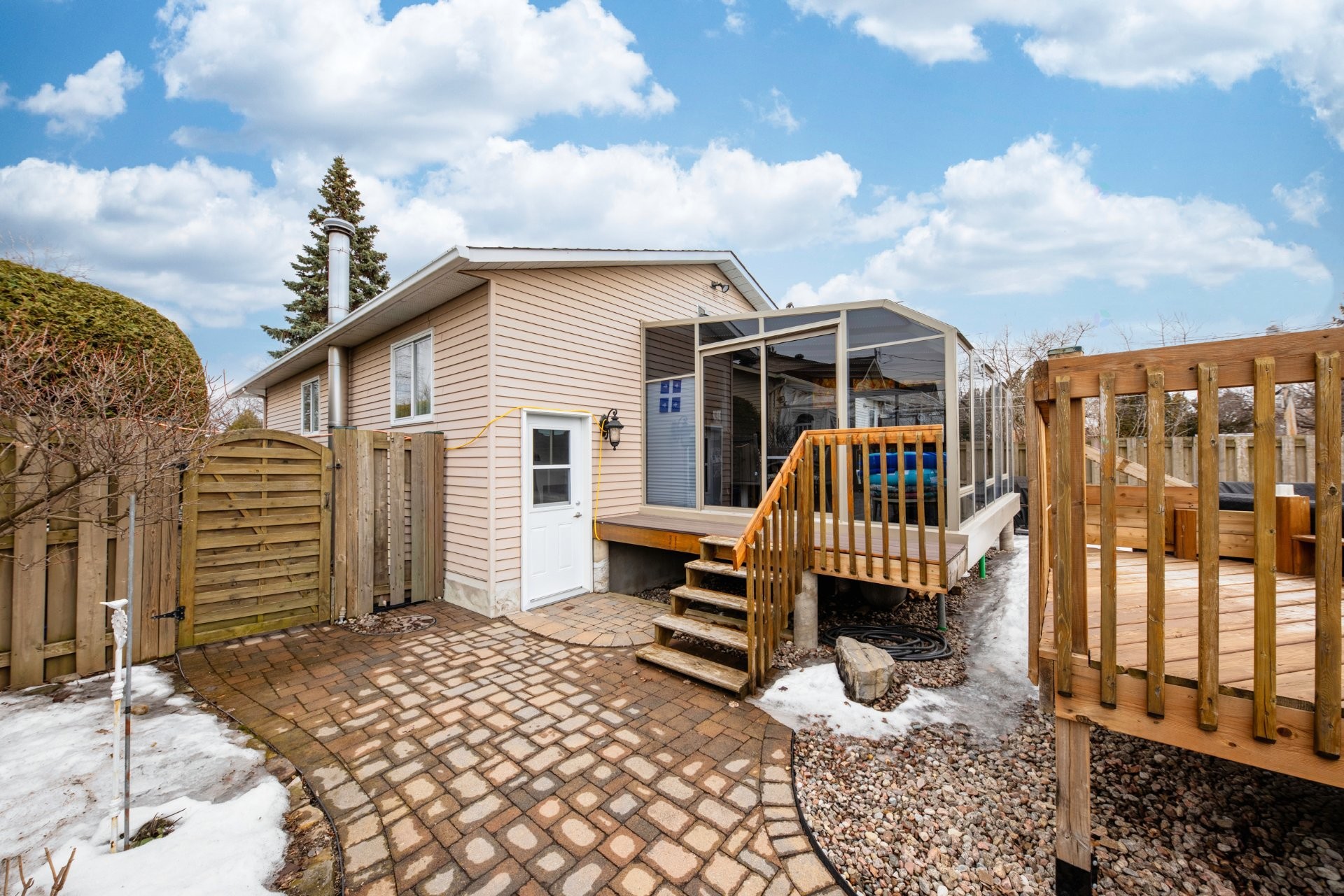 









4163


Rue Fafard

,
Laval (Chomedey),




QC
H7T1Y4

