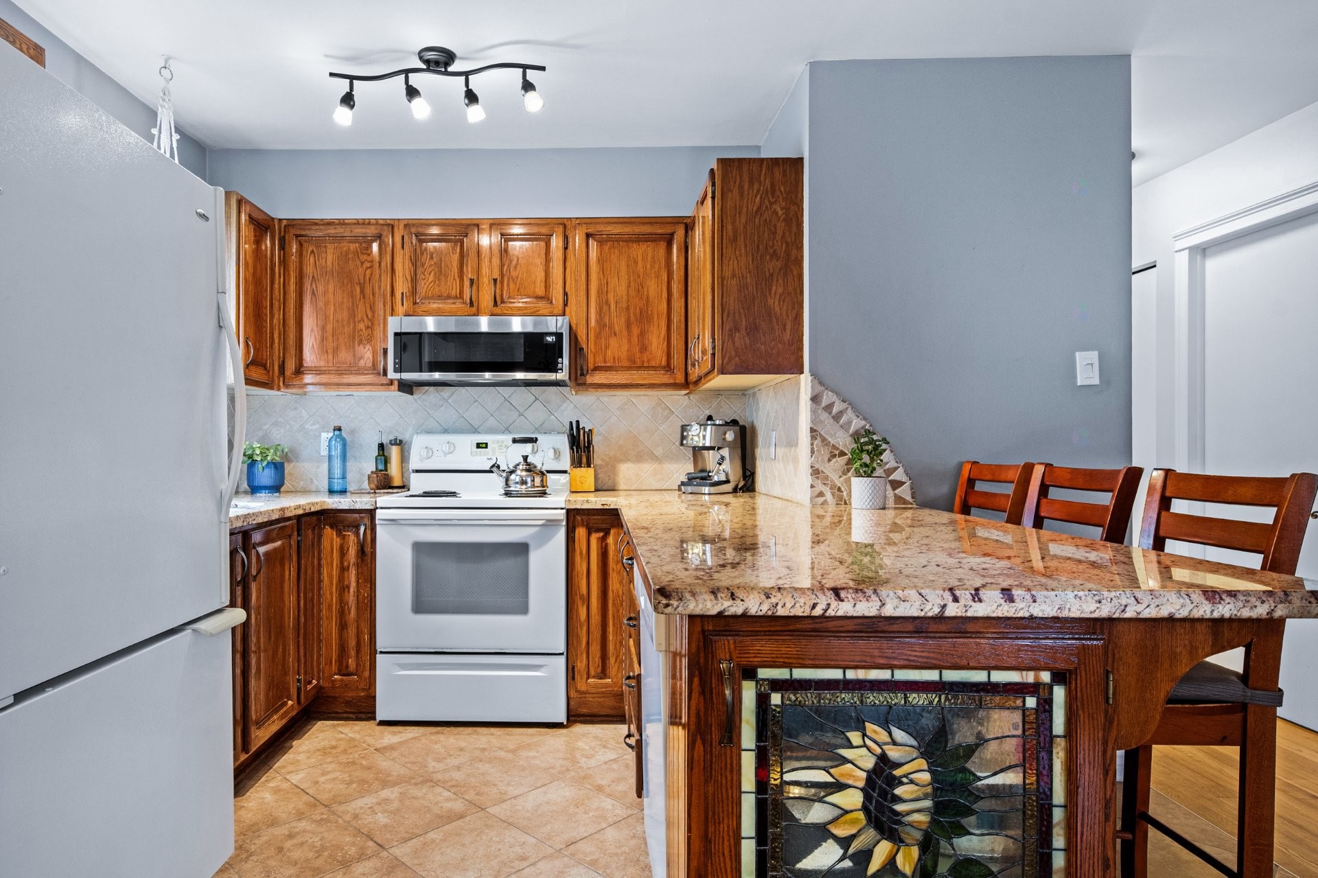 









4163


Rue Fafard

,
Laval (Chomedey),




QC
H7T1Y4

