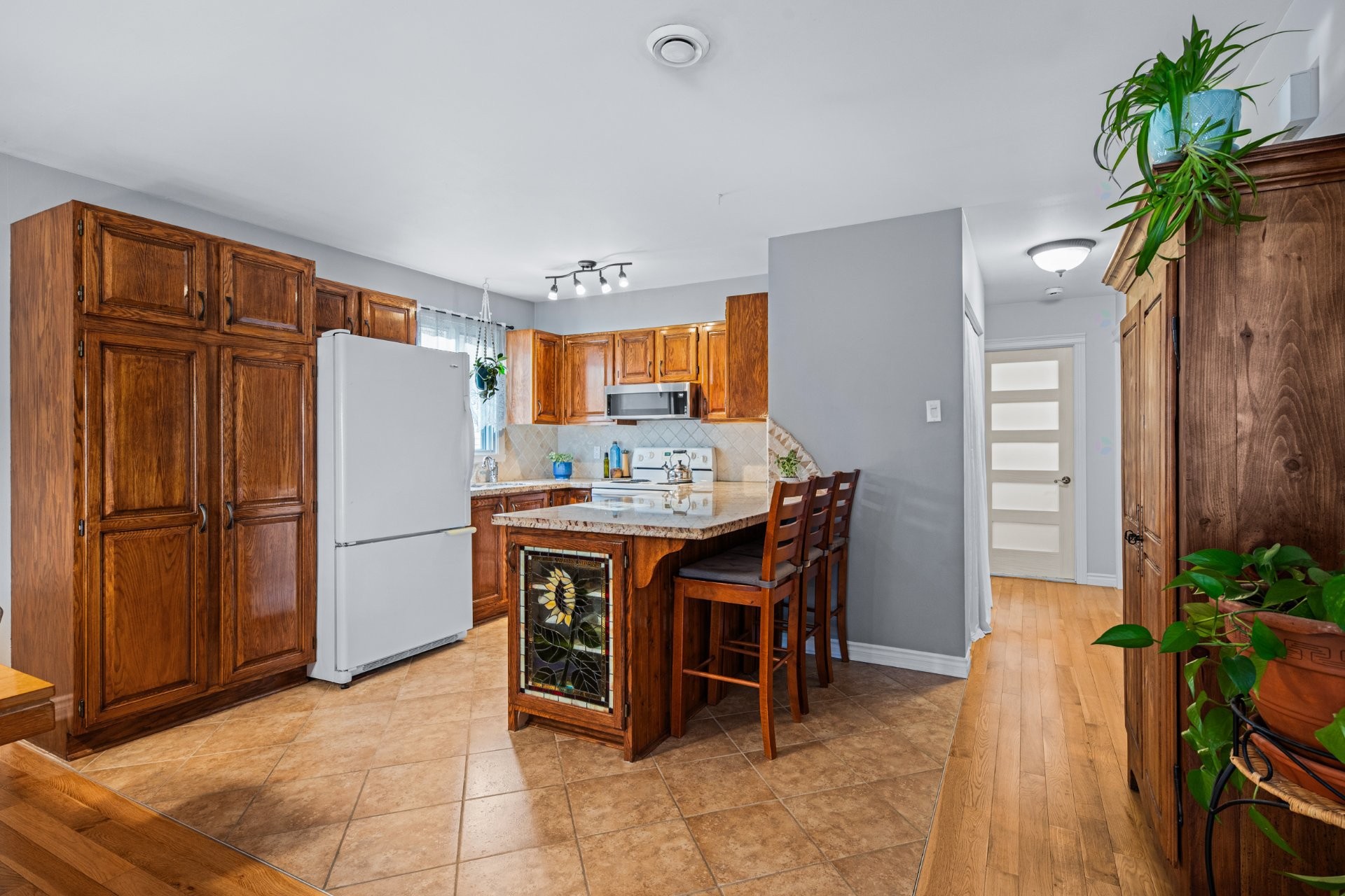 









4163


Rue Fafard

,
Laval (Chomedey),




QC
H7T1Y4

