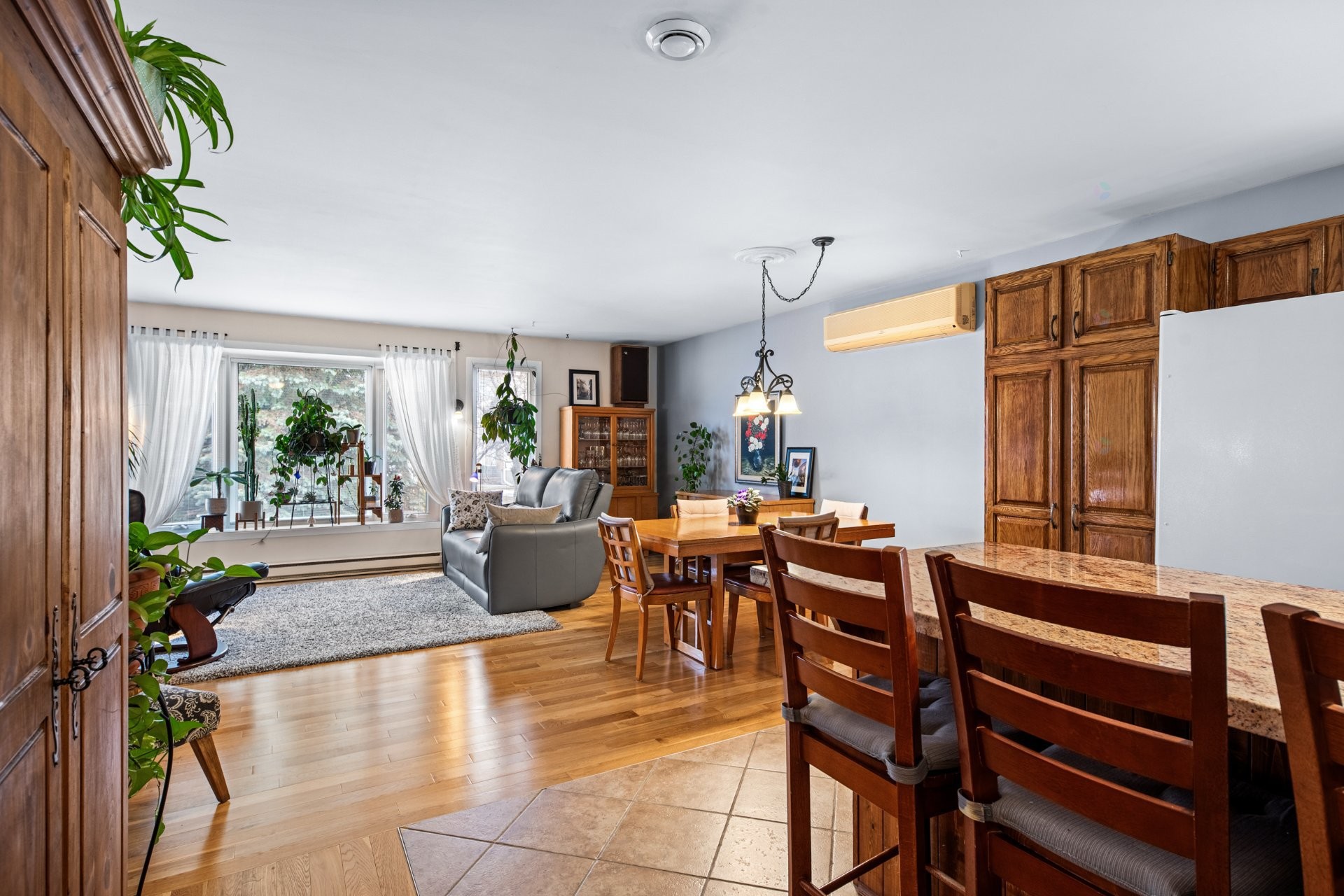 









4163


Rue Fafard

,
Laval (Chomedey),




QC
H7T1Y4

