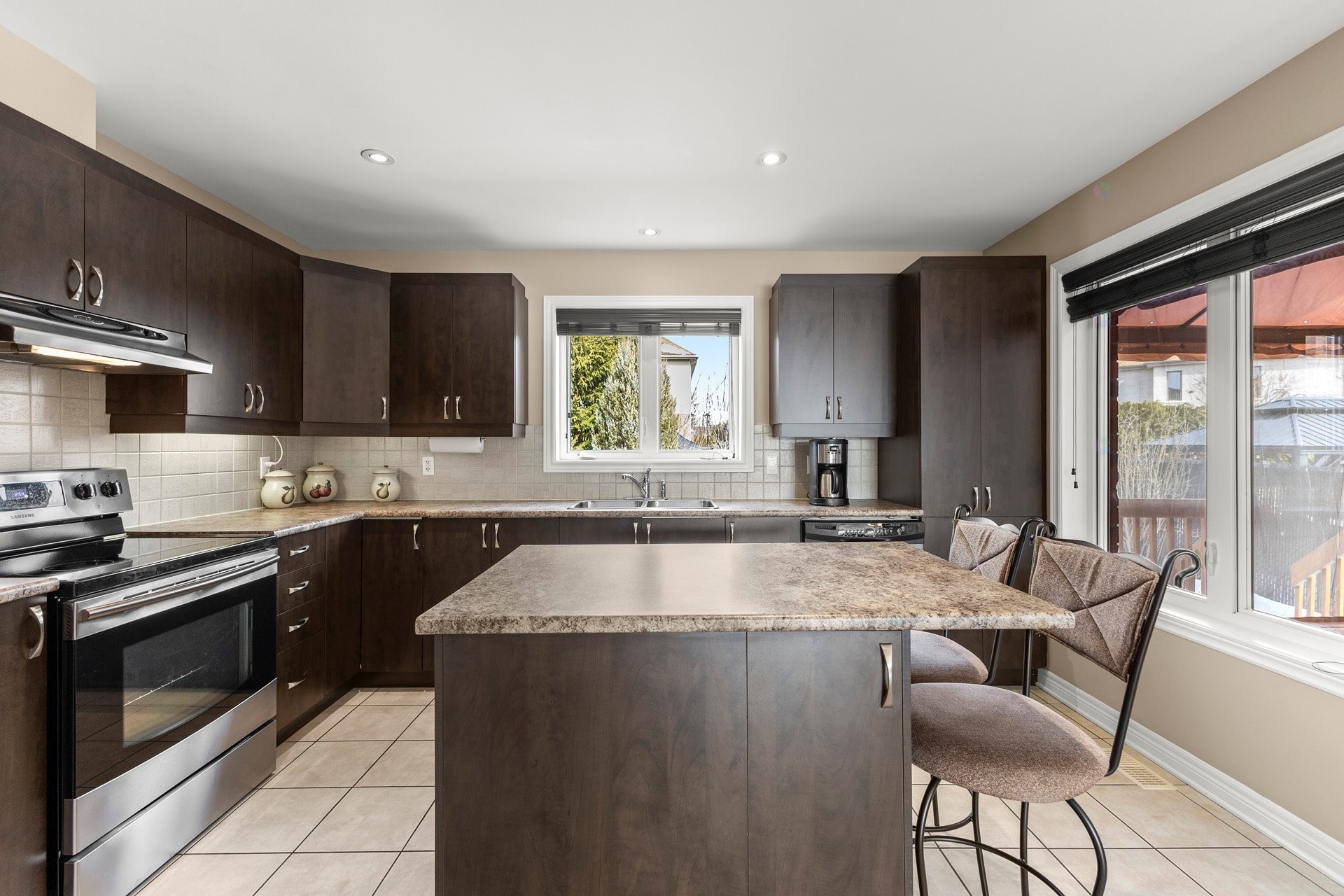 









4799


Rue du Palomino

,
Montréal (Pierrefonds-Roxboro),




QC
H9K0A5

