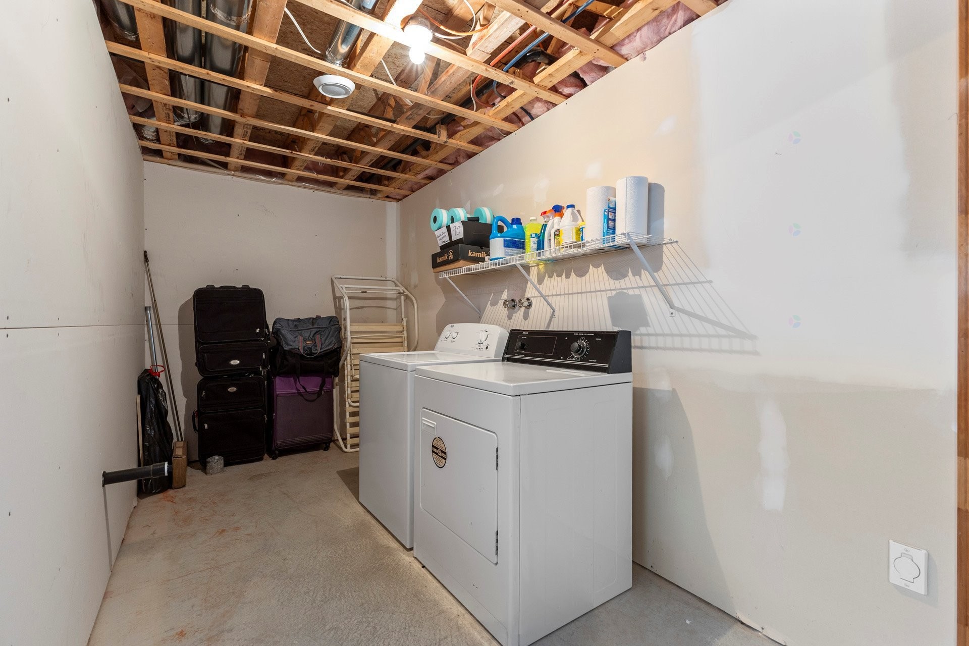 









4799


Rue du Palomino

,
Montréal (Pierrefonds-Roxboro),




QC
H9K0A5

