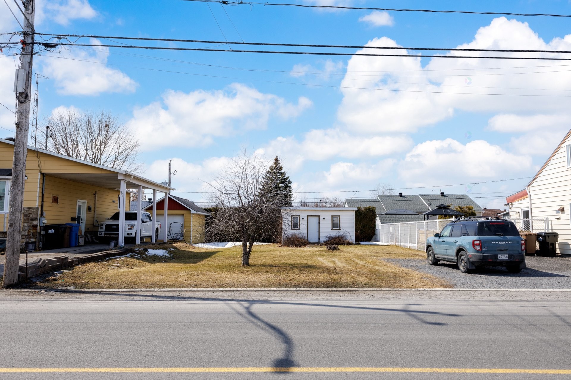 












Av. de Grande-Île

,
Salaberry-de-Valleyfield,







QC
J6S3L8

