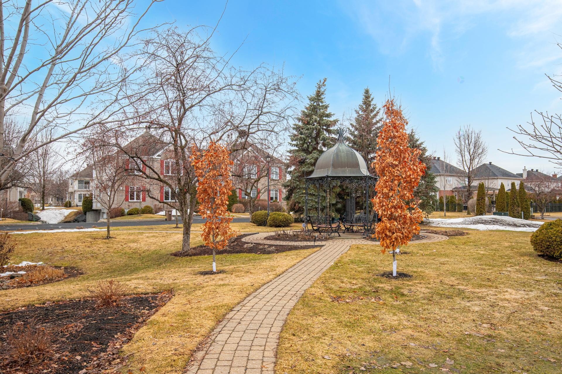 









654


Rue Jean-Deslauriers

, 10,
Boucherville,




QC
J4B8N1


