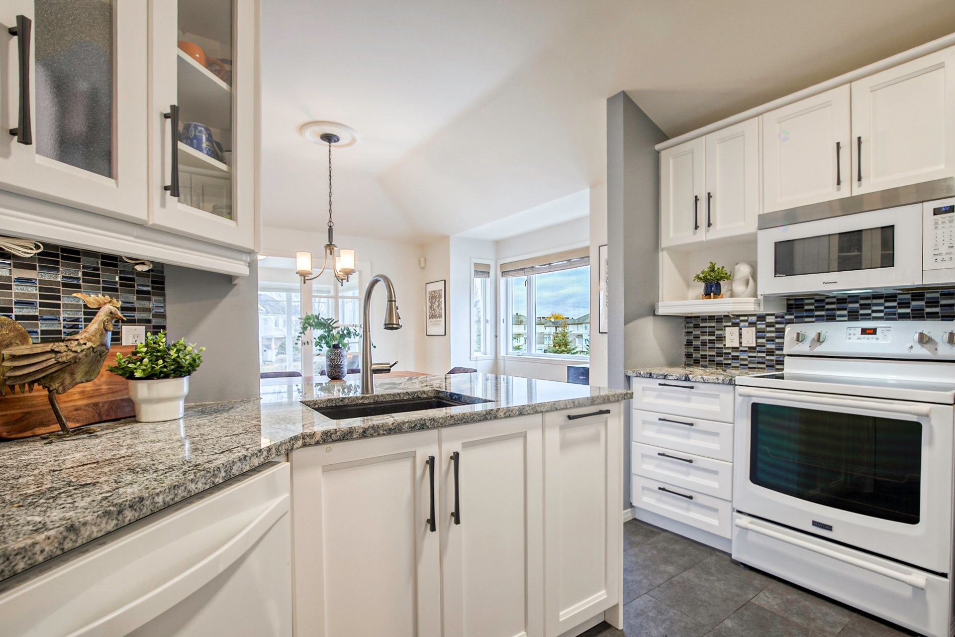 









654


Rue Jean-Deslauriers

, 10,
Boucherville,




QC
J4B8N1


