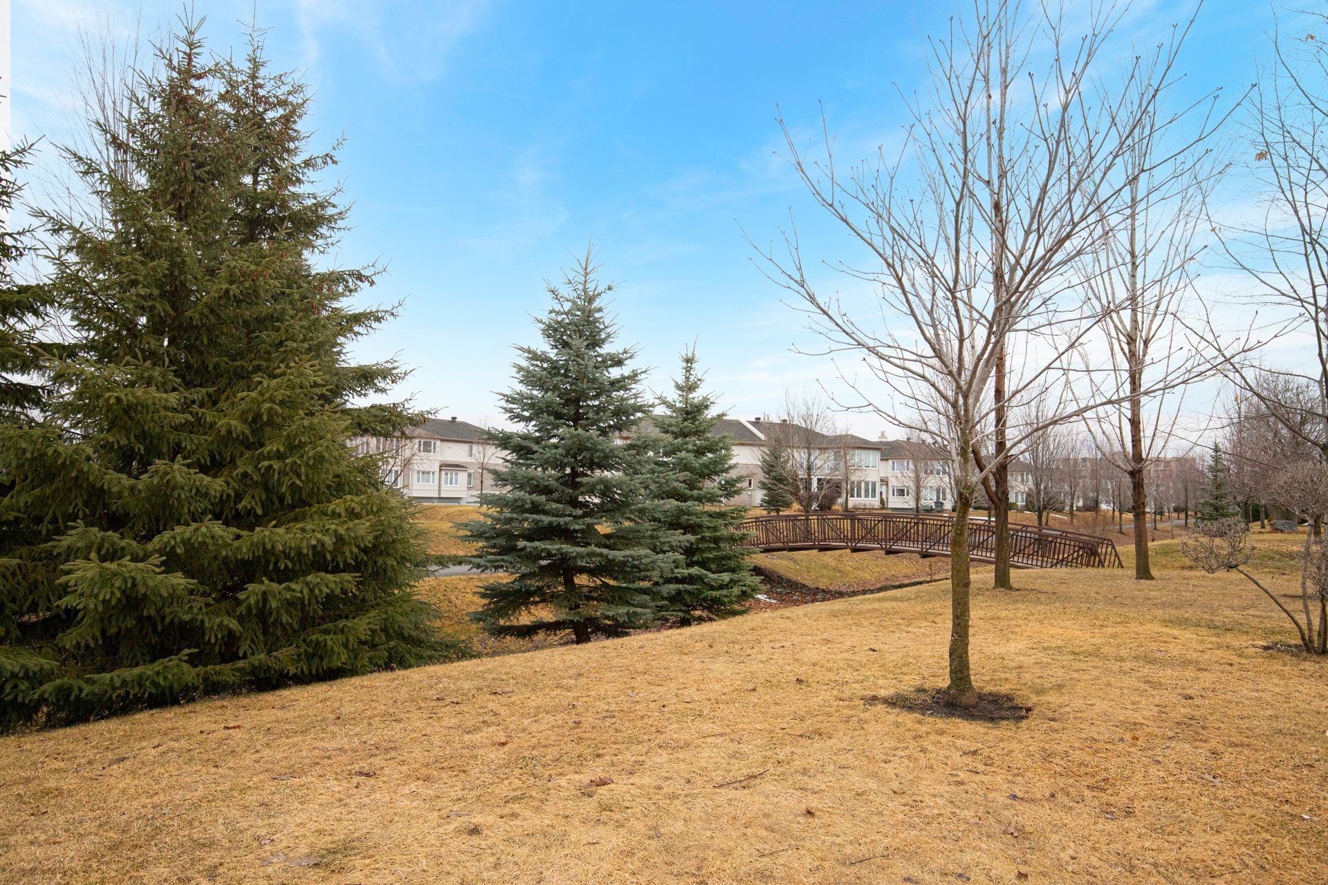 









654


Rue Jean-Deslauriers

, 10,
Boucherville,




QC
J4B8N1

