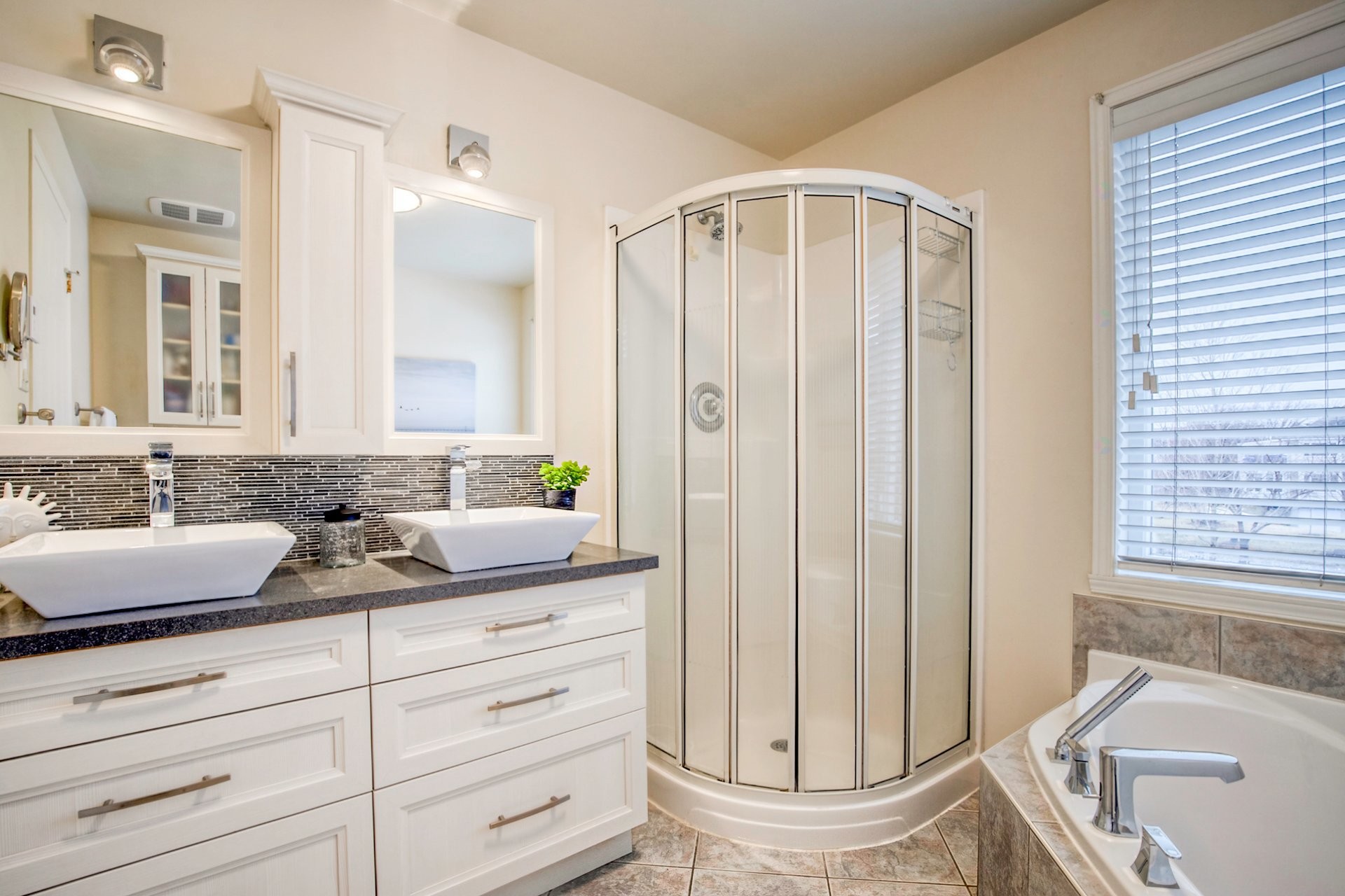 









654


Rue Jean-Deslauriers

, 10,
Boucherville,




QC
J4B8N1

