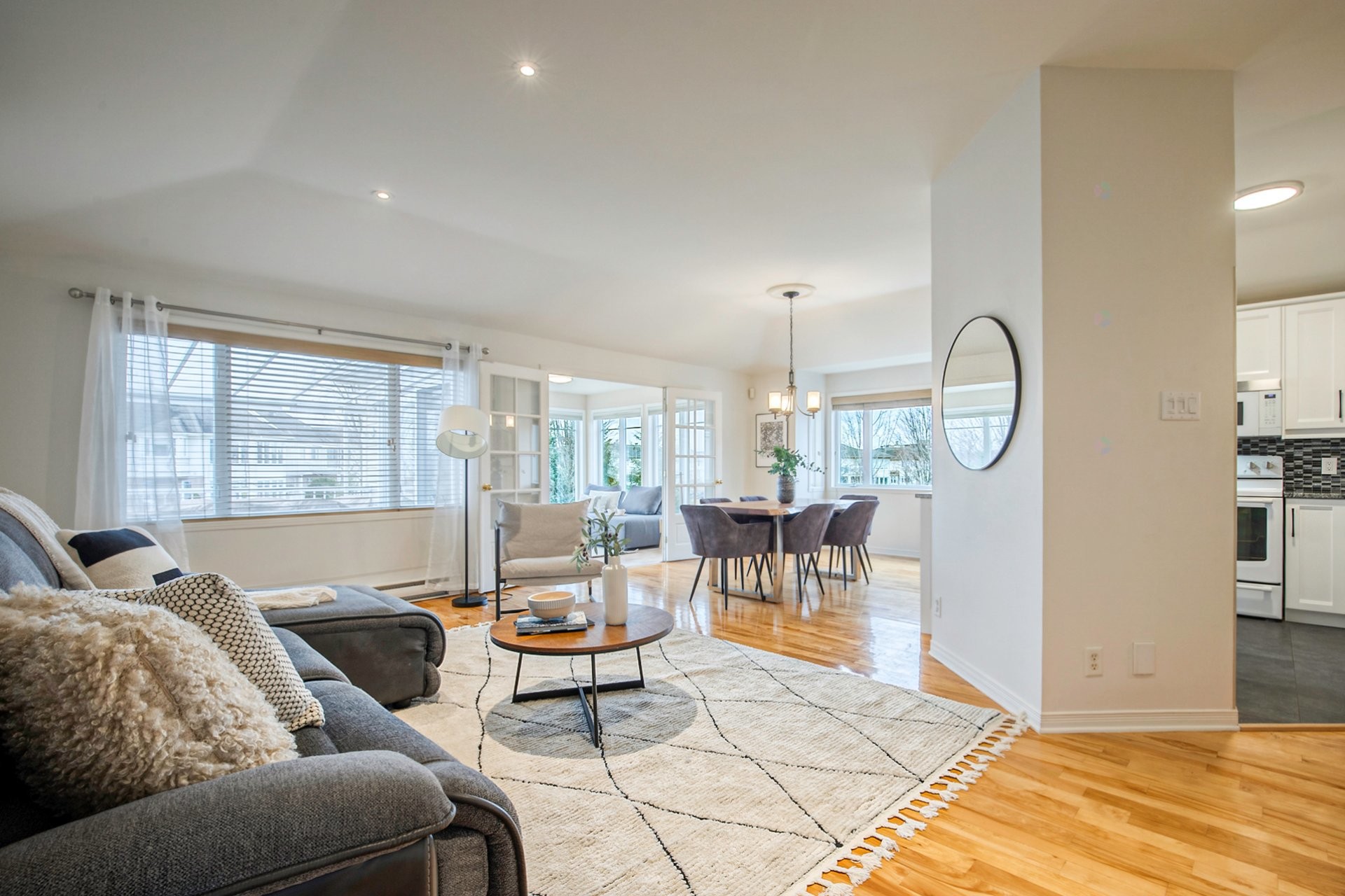 









654


Rue Jean-Deslauriers

, 10,
Boucherville,




QC
J4B8N1


