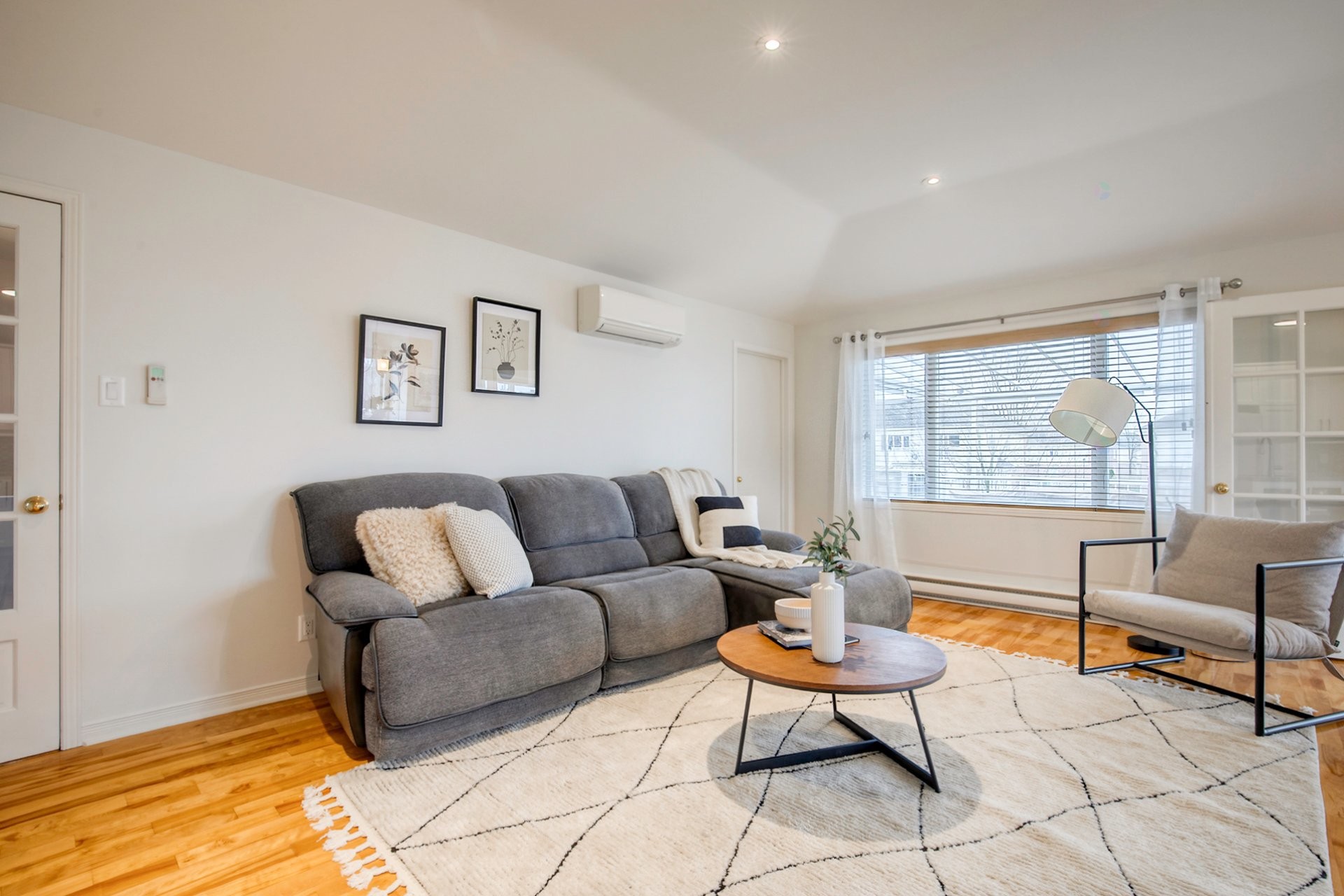 









654


Rue Jean-Deslauriers

, 10,
Boucherville,




QC
J4B8N1

