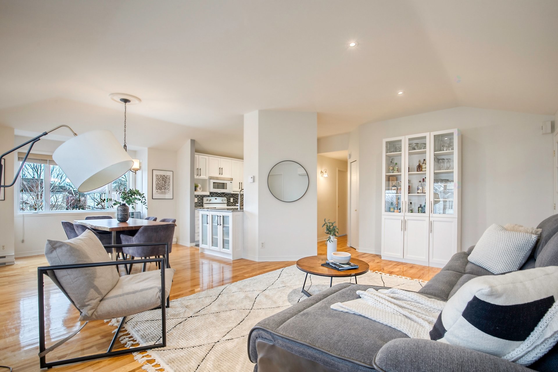 









654


Rue Jean-Deslauriers

, 10,
Boucherville,




QC
J4B8N1

