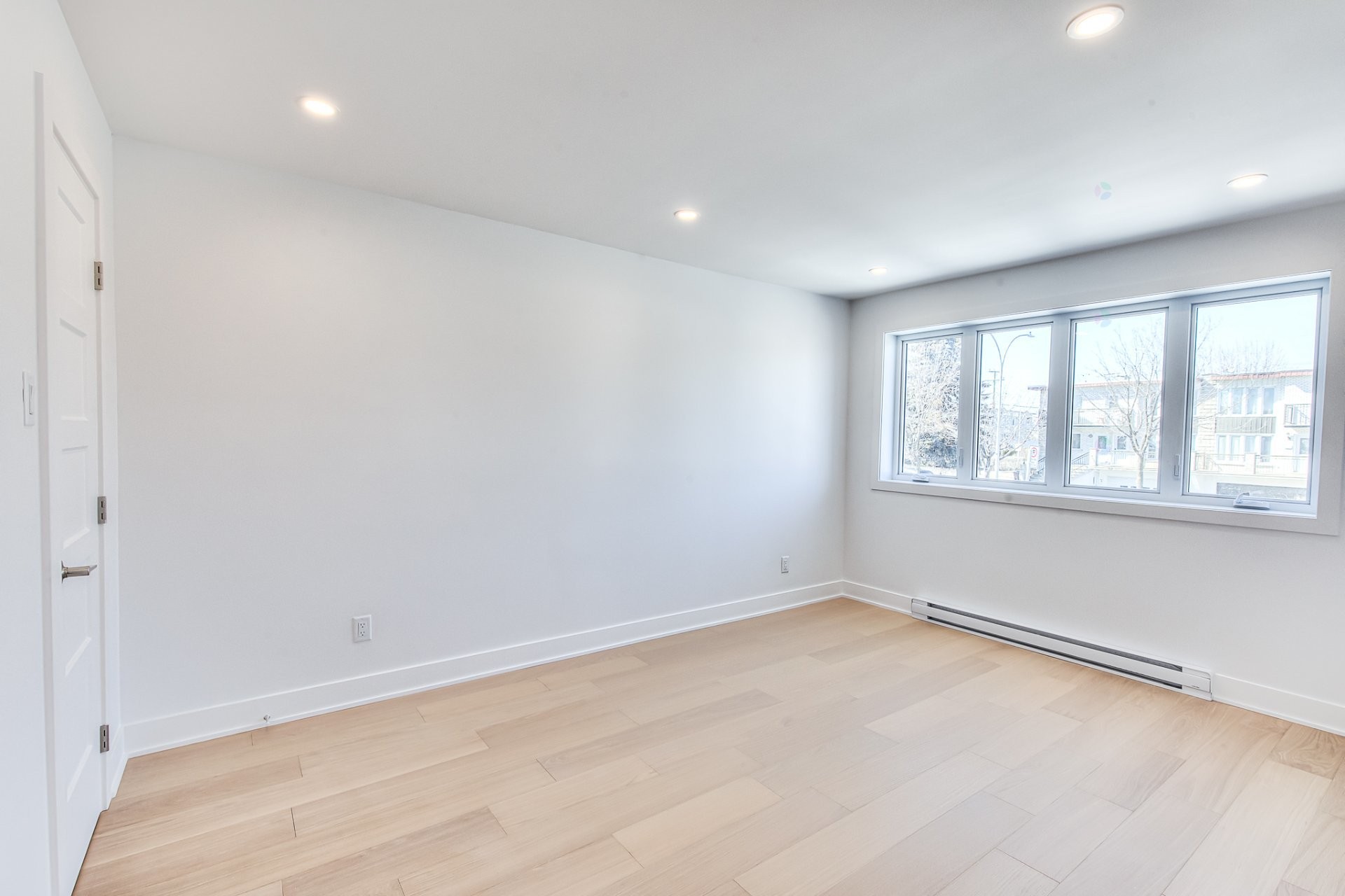 









4984

 - 4986


Boul. Notre-Dame

,
Laval (Chomedey),




QC
H7W1V5

