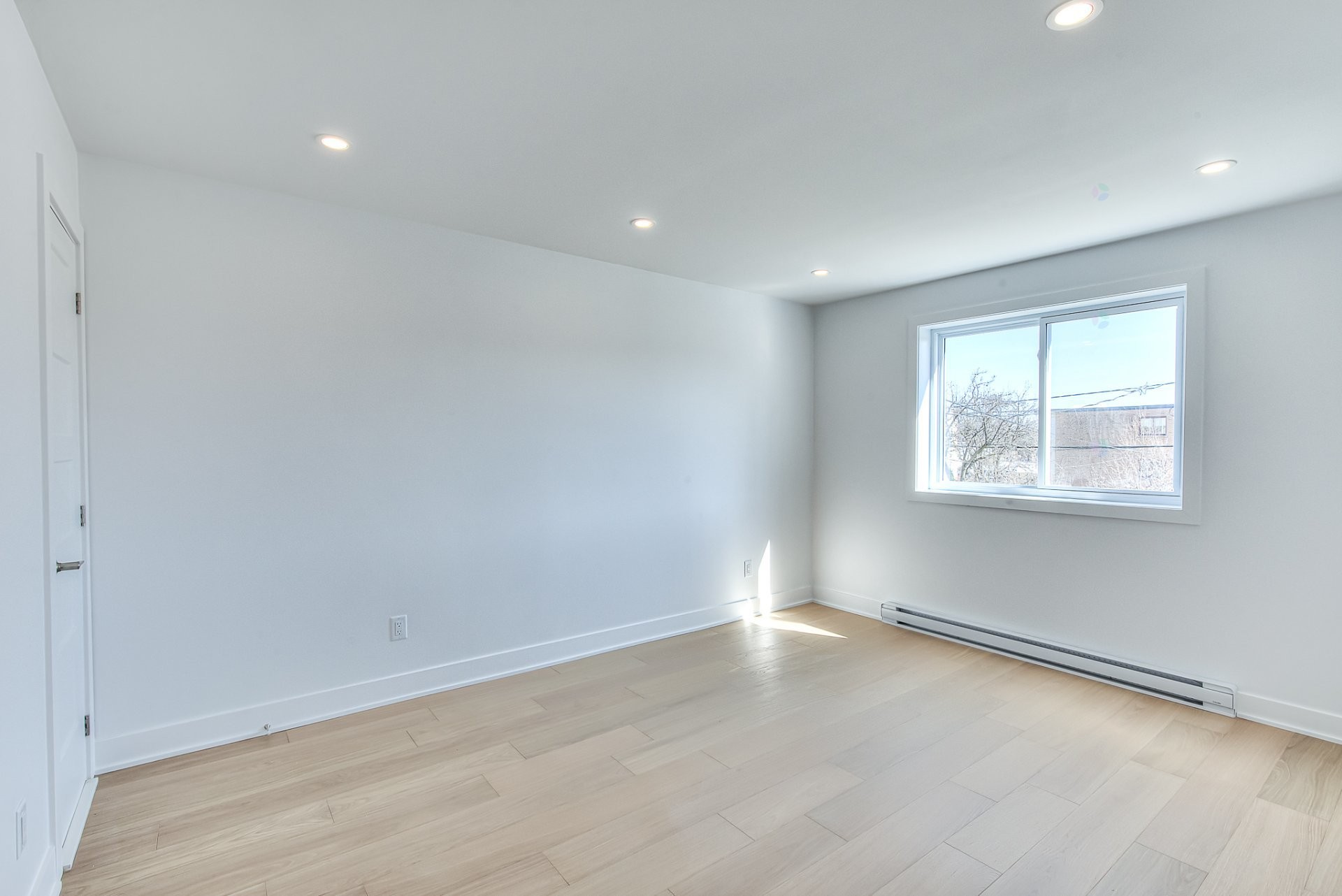 









4984

 - 4986


Boul. Notre-Dame

,
Laval (Chomedey),




QC
H7W1V5

