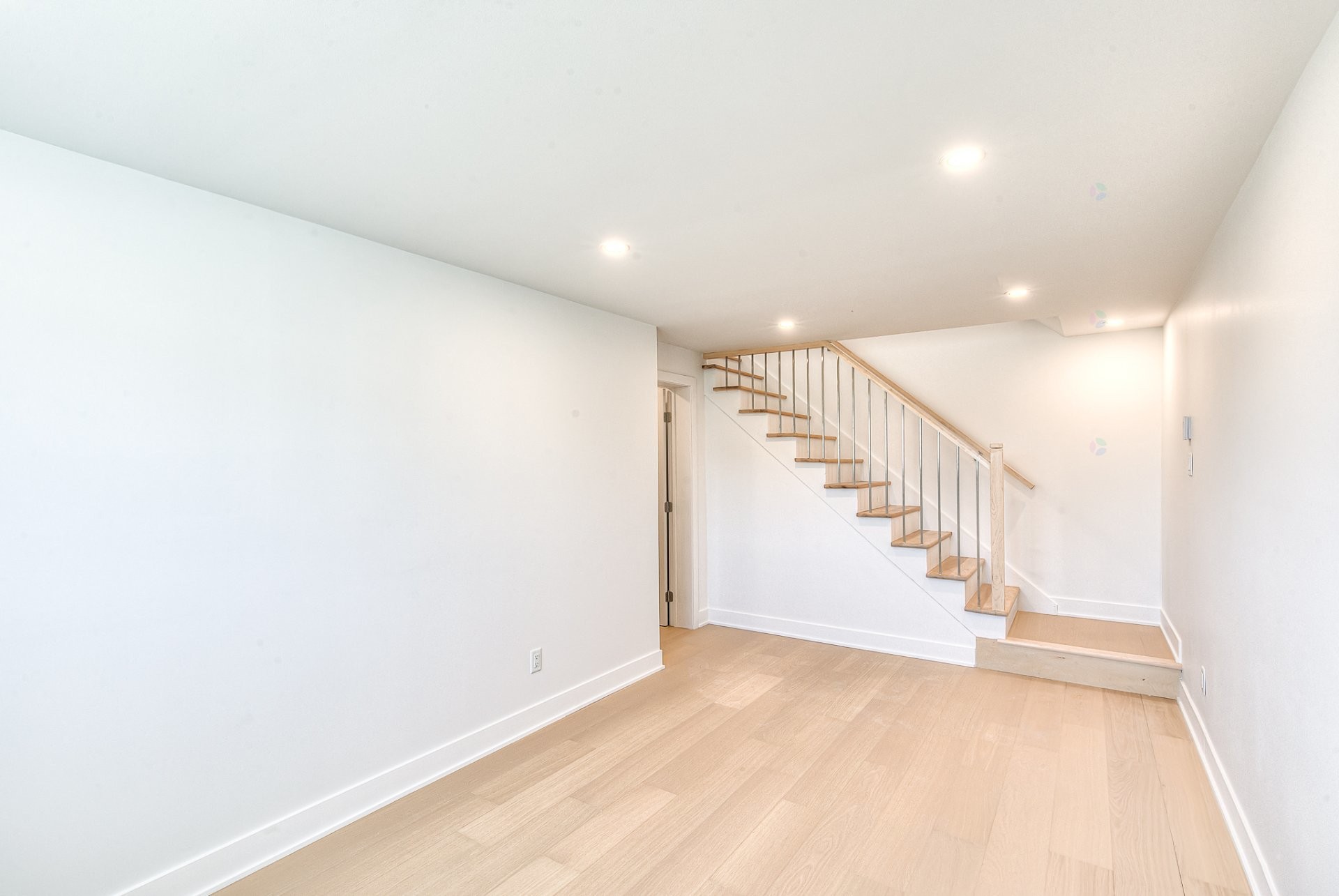 









4984

 - 4986


Boul. Notre-Dame

,
Laval (Chomedey),




QC
H7W1V5

