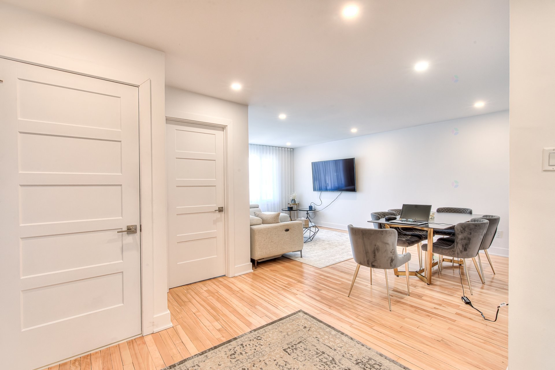 









4984

 - 4986


Boul. Notre-Dame

,
Laval (Chomedey),




QC
H7W1V5

