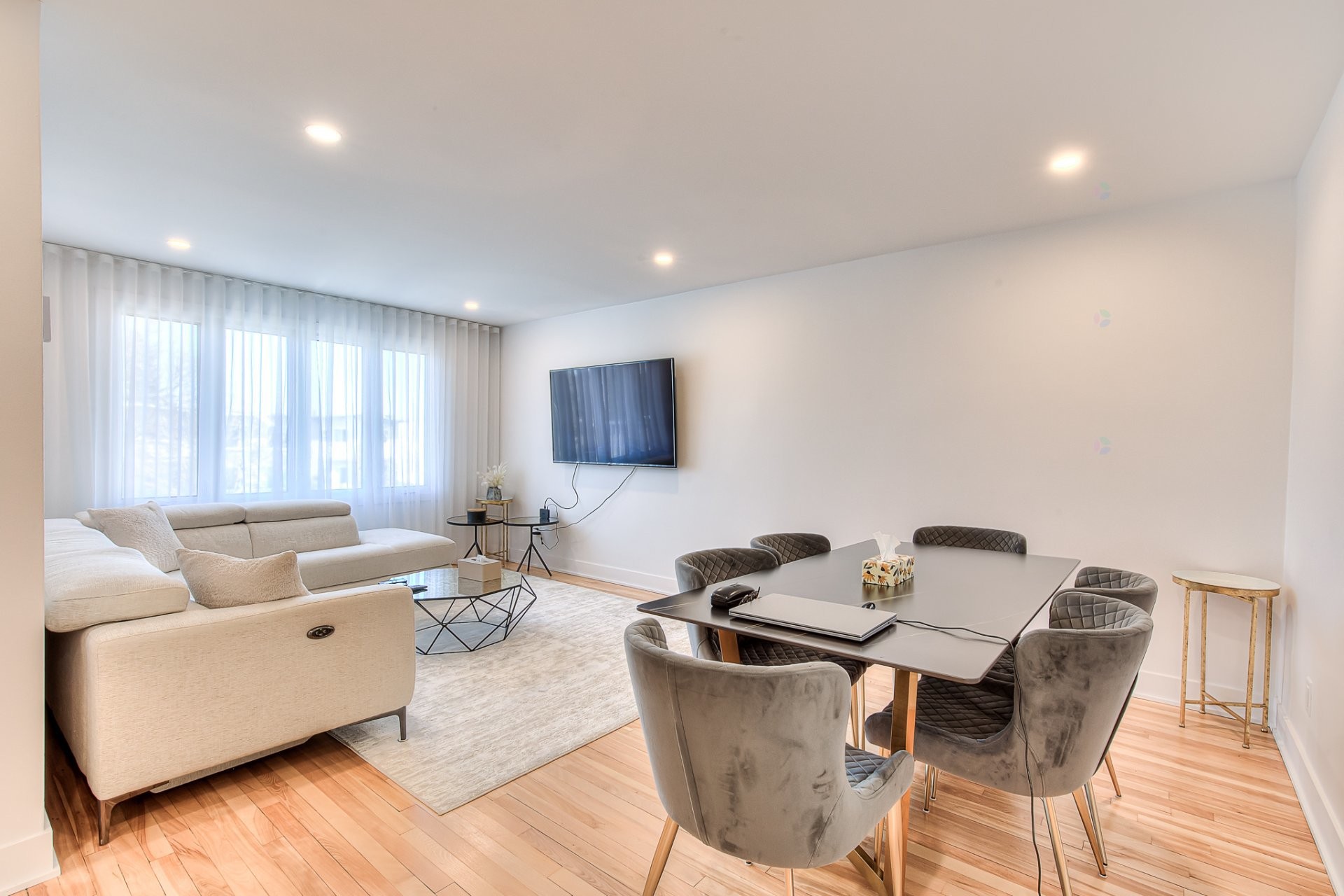 









4984

 - 4986


Boul. Notre-Dame

,
Laval (Chomedey),




QC
H7W1V5

