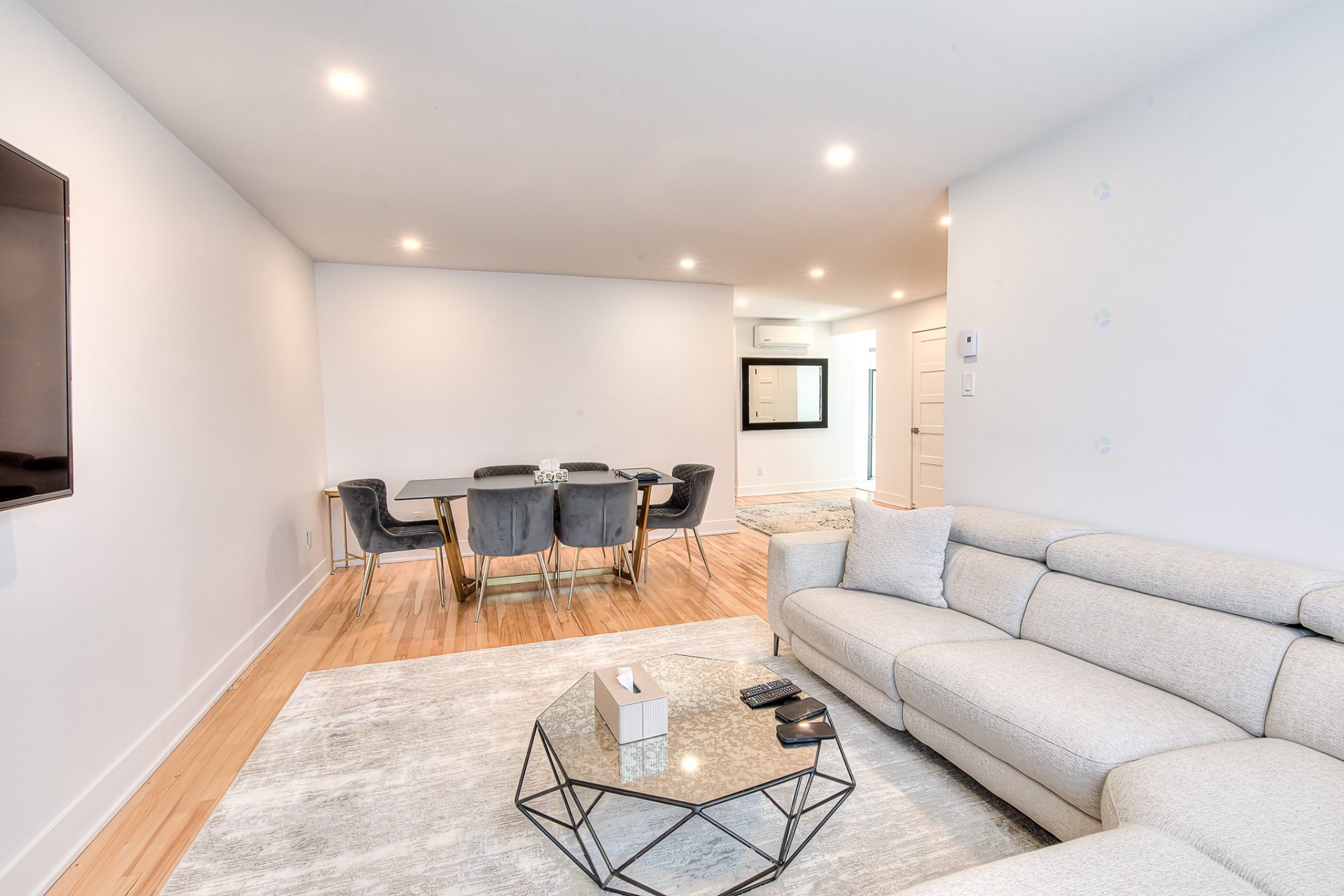 









4984

 - 4986


Boul. Notre-Dame

,
Laval (Chomedey),




QC
H7W1V5

