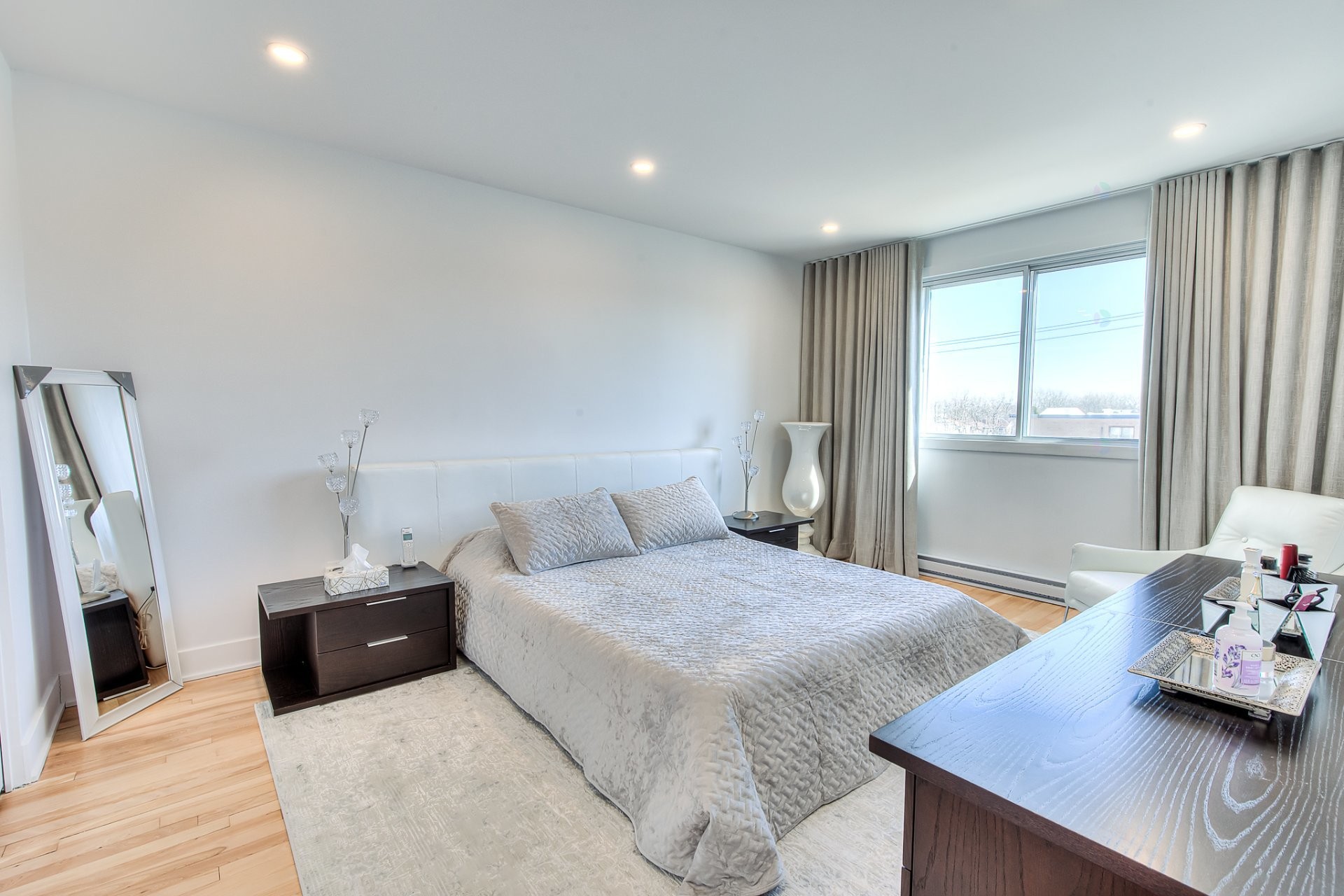 









4984

 - 4986


Boul. Notre-Dame

,
Laval (Chomedey),




QC
H7W1V5

