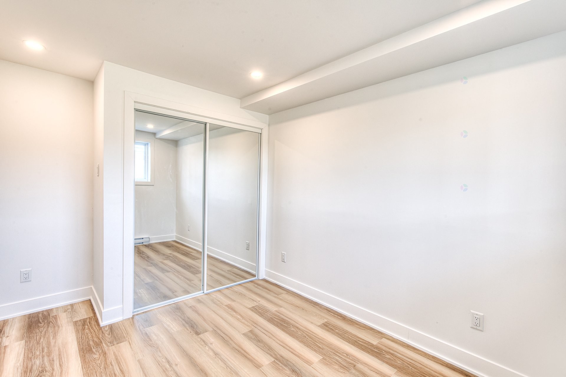 









4984

 - 4986


Boul. Notre-Dame

,
Laval (Chomedey),




QC
H7W1V5

