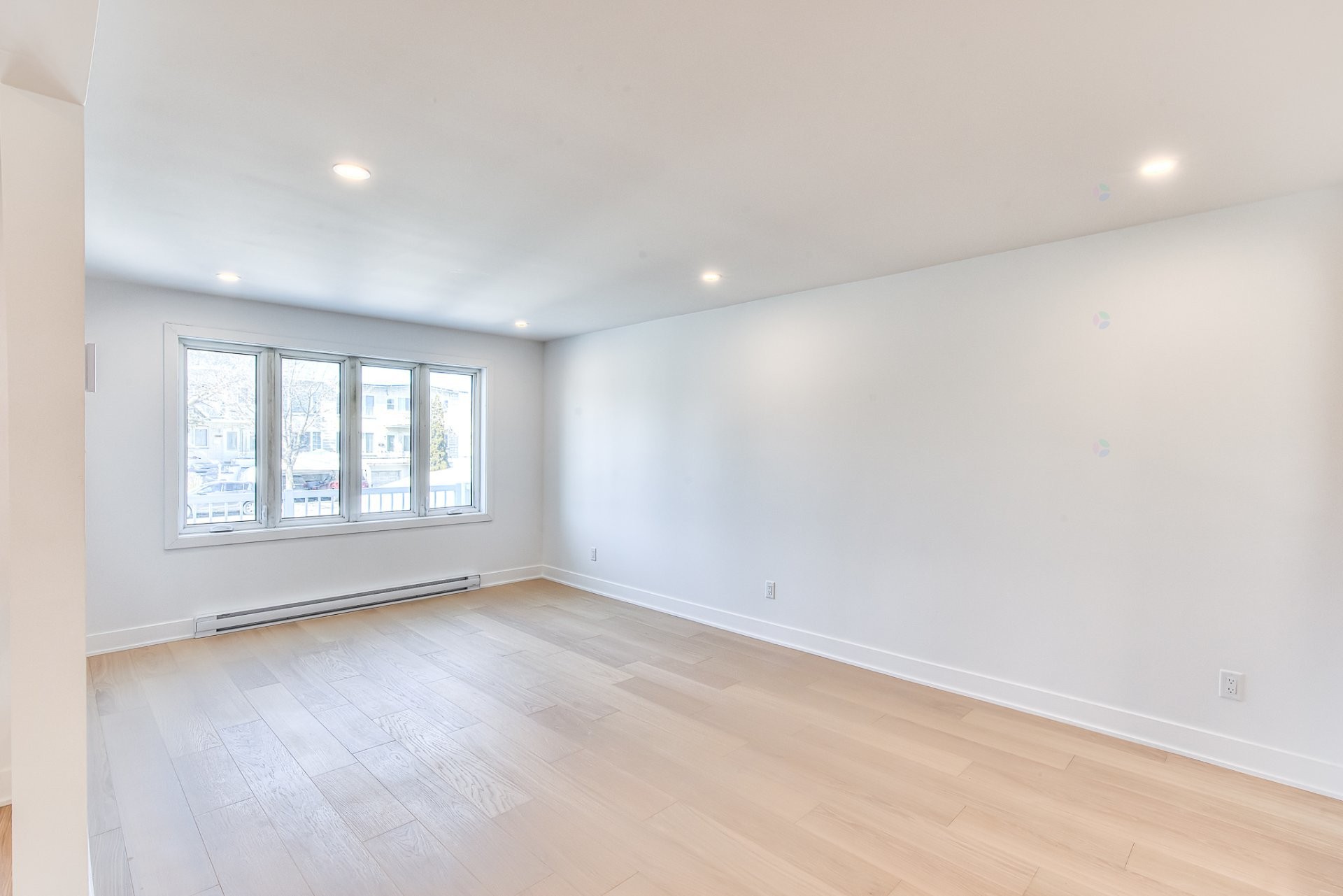 









4984

 - 4986


Boul. Notre-Dame

,
Laval (Chomedey),




QC
H7W1V5

