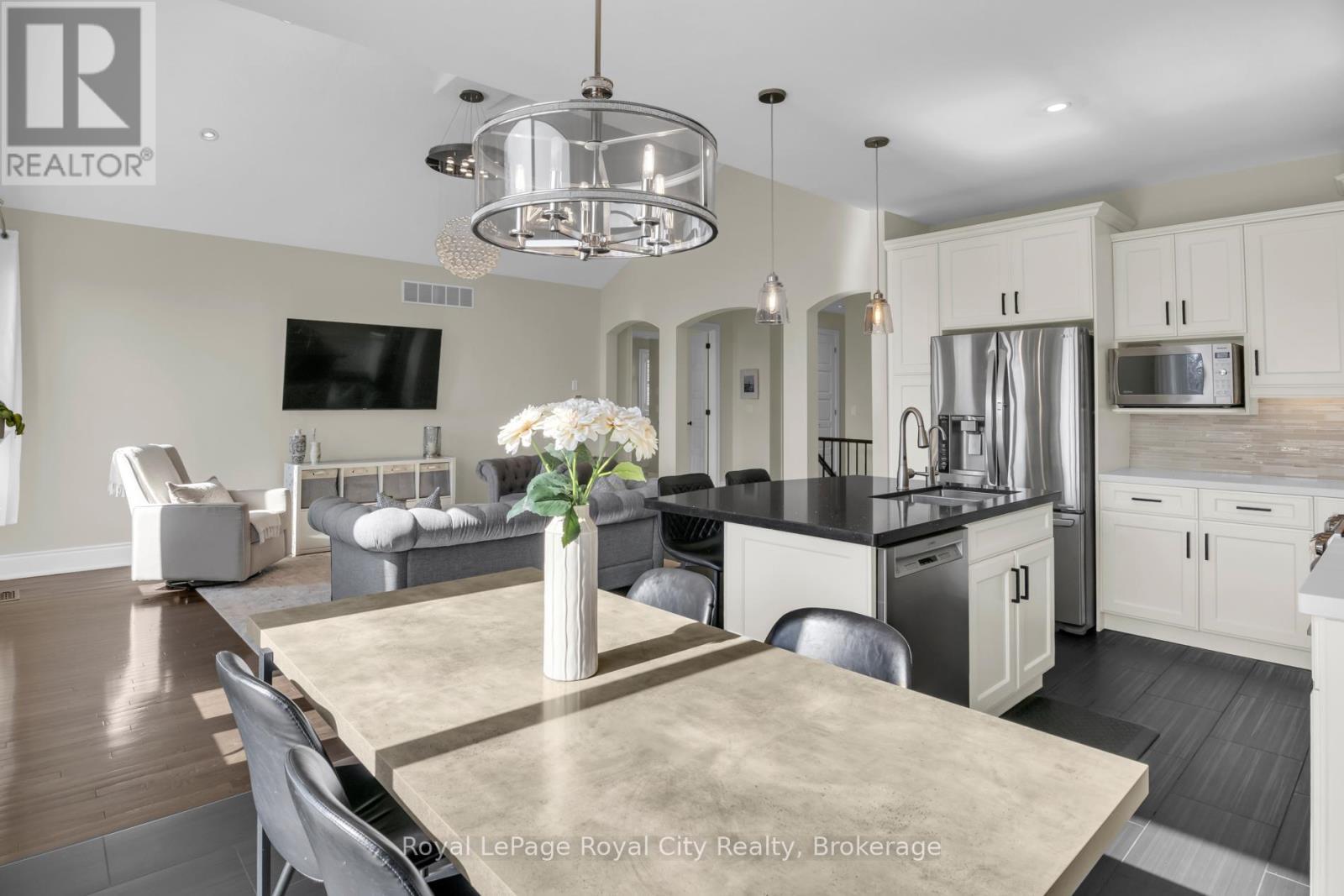 












58 ABERFOYLE MILL CRESCENT

,
Puslinch (Aberfoyle),




Ontario
N0B2J0

