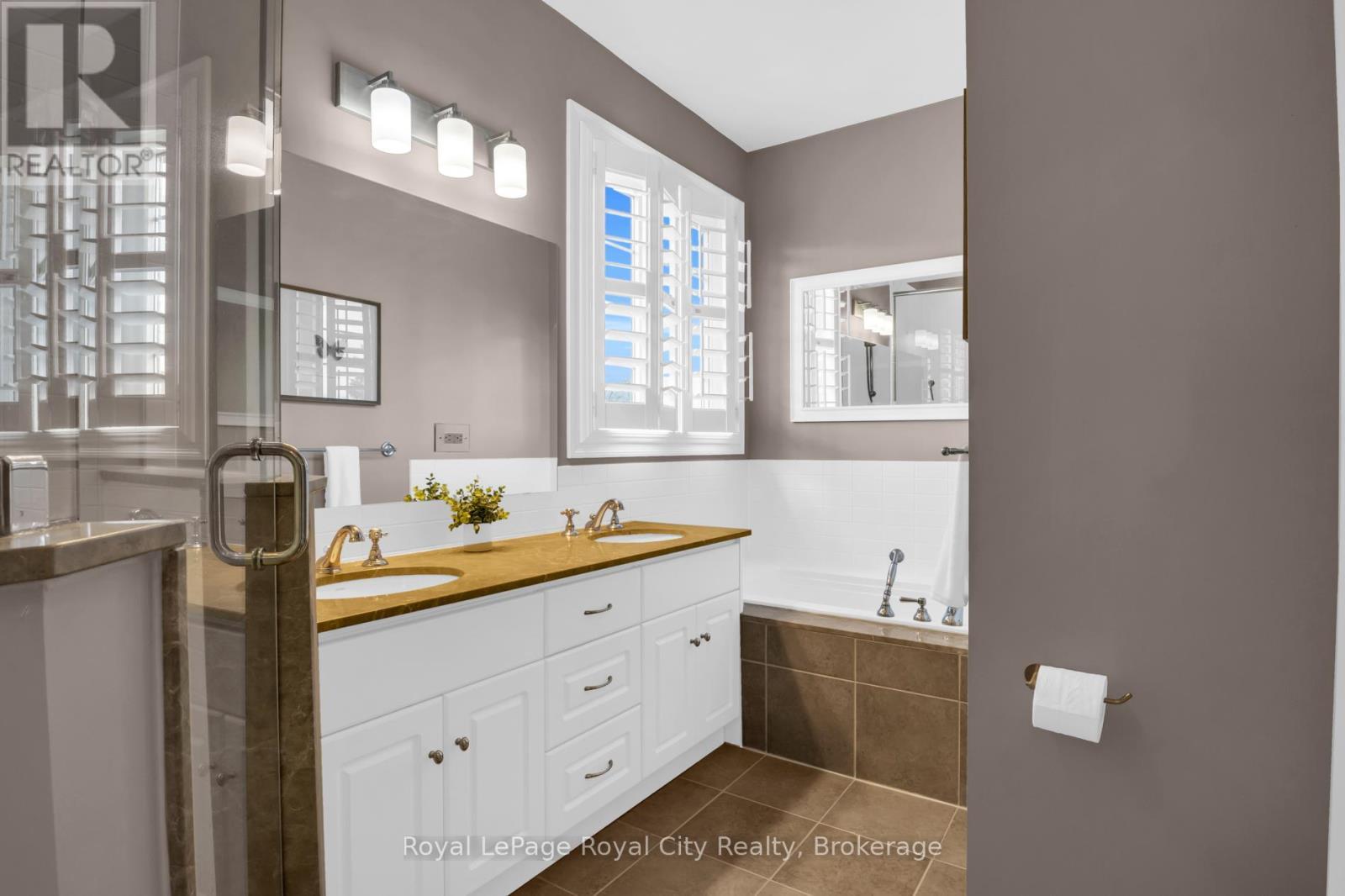 












58 ABERFOYLE MILL CRESCENT

,
Puslinch (Aberfoyle),




Ontario
N0B2J0

