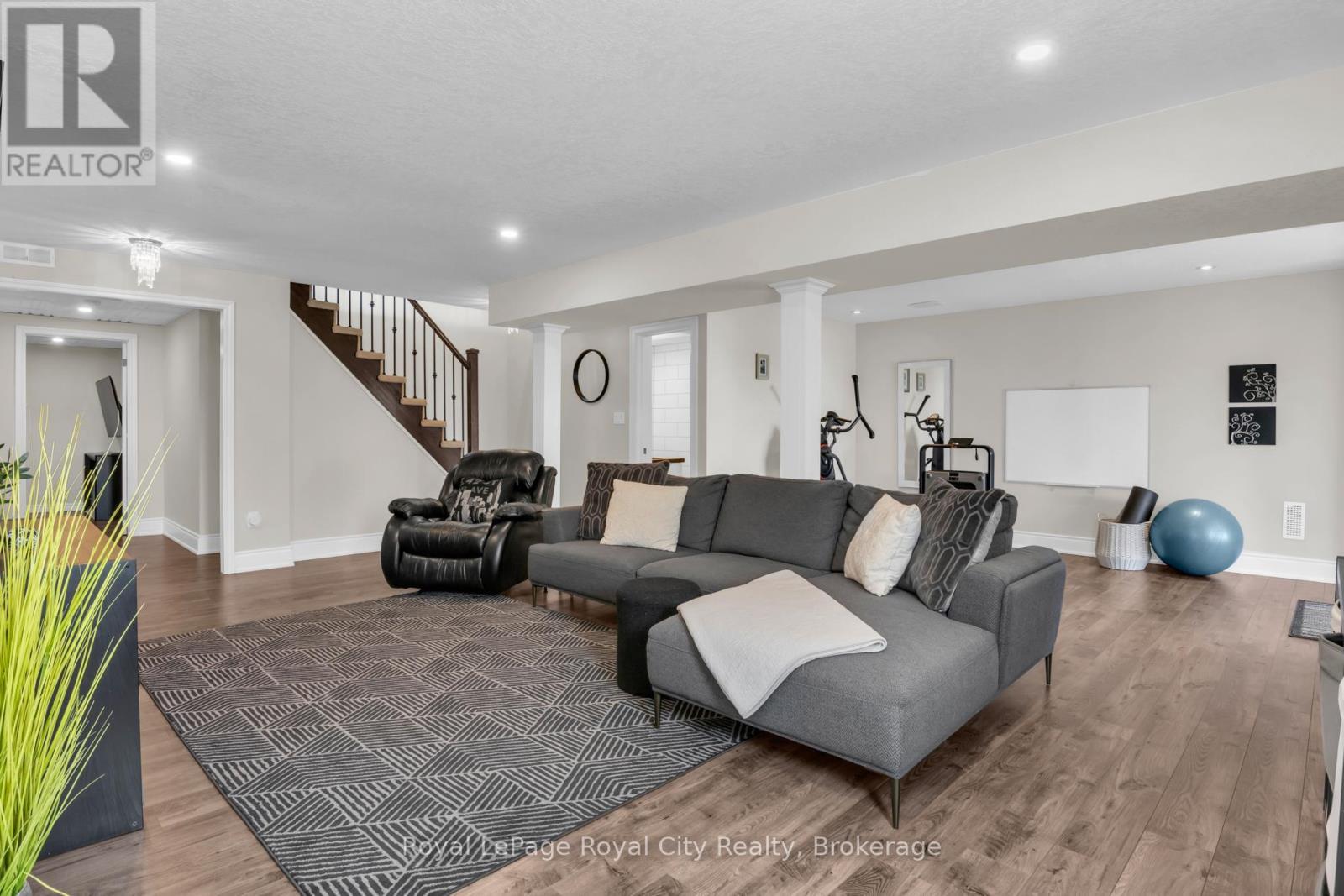 












58 ABERFOYLE MILL CRESCENT

,
Puslinch (Aberfoyle),




Ontario
N0B2J0

