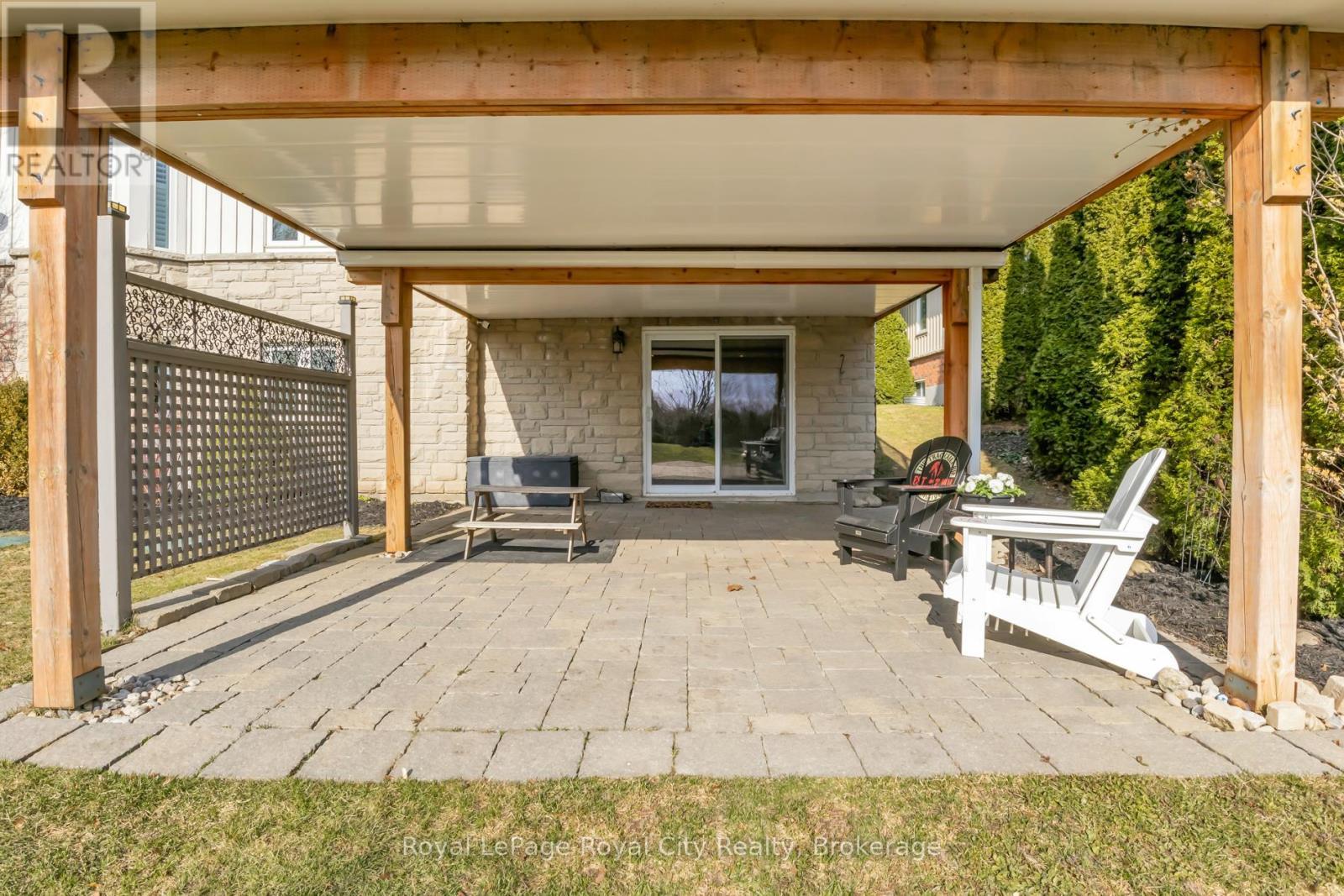 












58 ABERFOYLE MILL CRESCENT

,
Puslinch (Aberfoyle),




Ontario
N0B2J0

