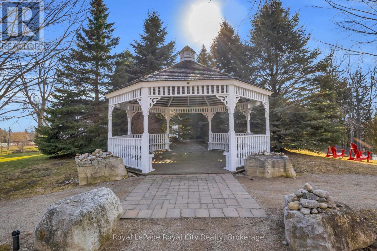 












58 ABERFOYLE MILL CRESCENT

,
Puslinch (Aberfoyle),




Ontario
N0B2J0

