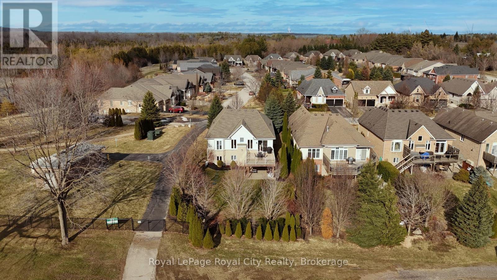 












58 ABERFOYLE MILL CRESCENT

,
Puslinch (Aberfoyle),




Ontario
N0B2J0

