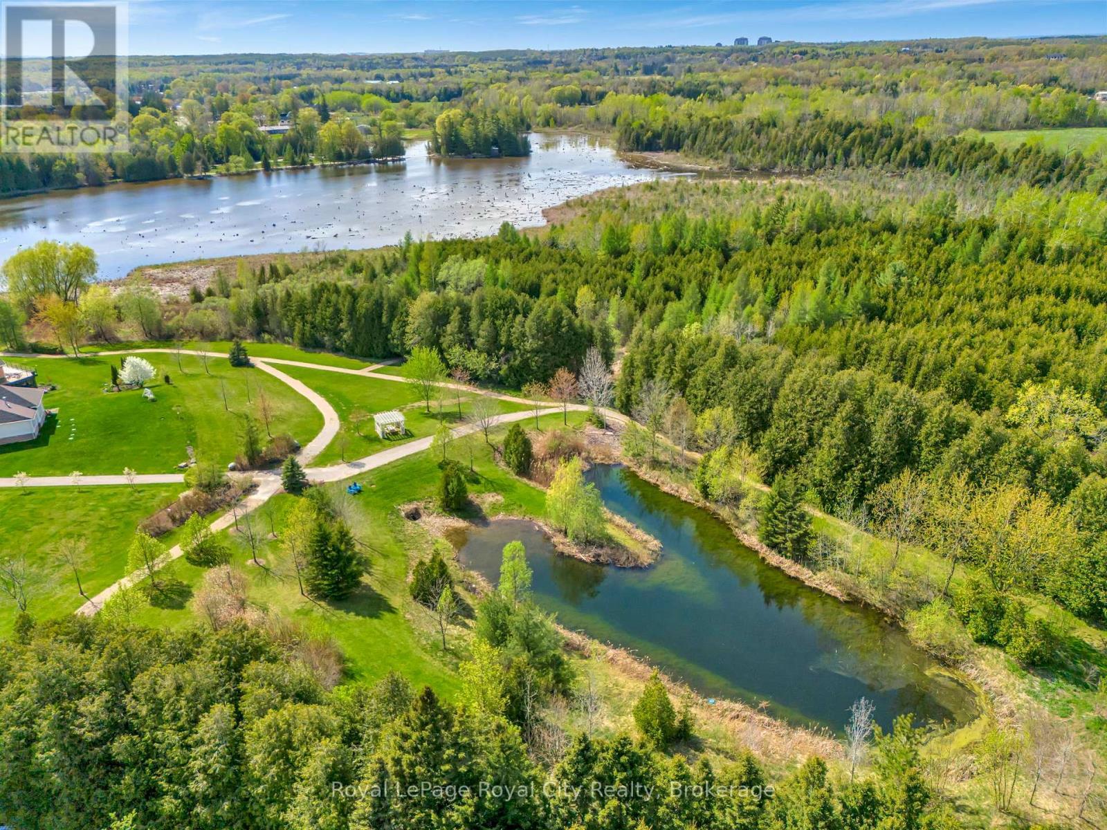 












58 ABERFOYLE MILL CRESCENT

,
Puslinch (Aberfoyle),




Ontario
N0B2J0

