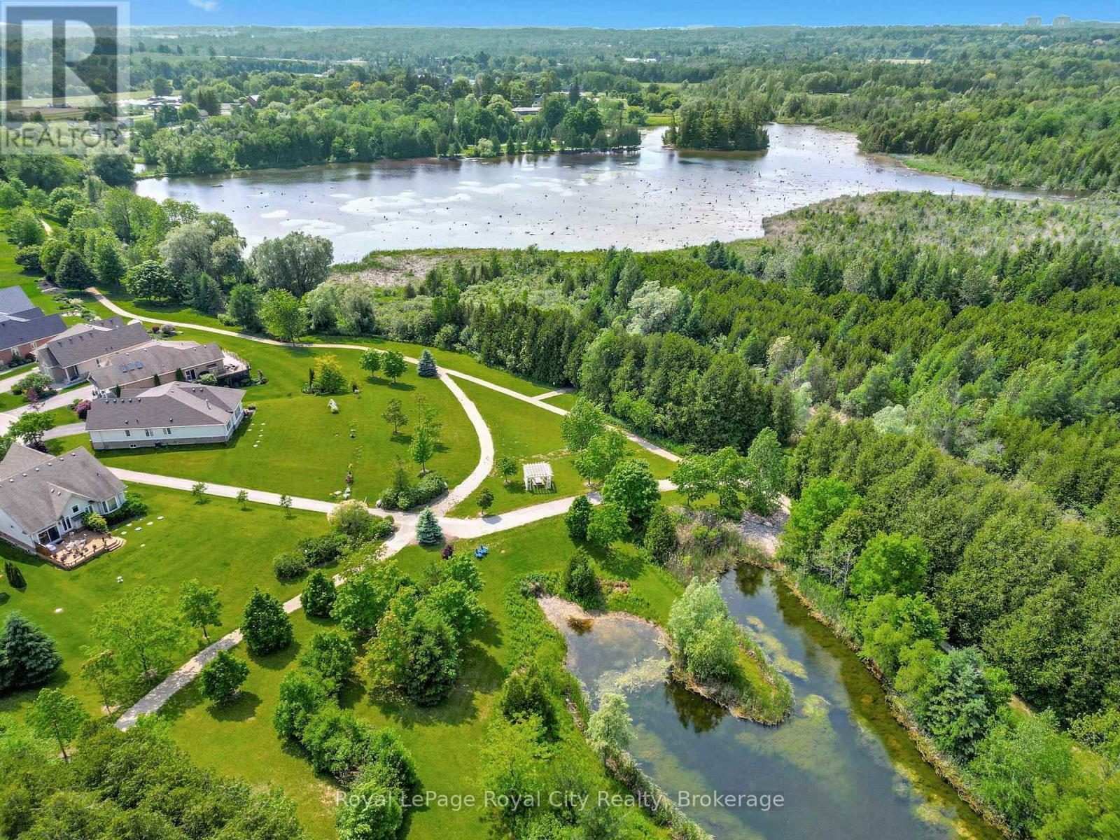 












58 ABERFOYLE MILL CRESCENT

,
Puslinch (Aberfoyle),




Ontario
N0B2J0

