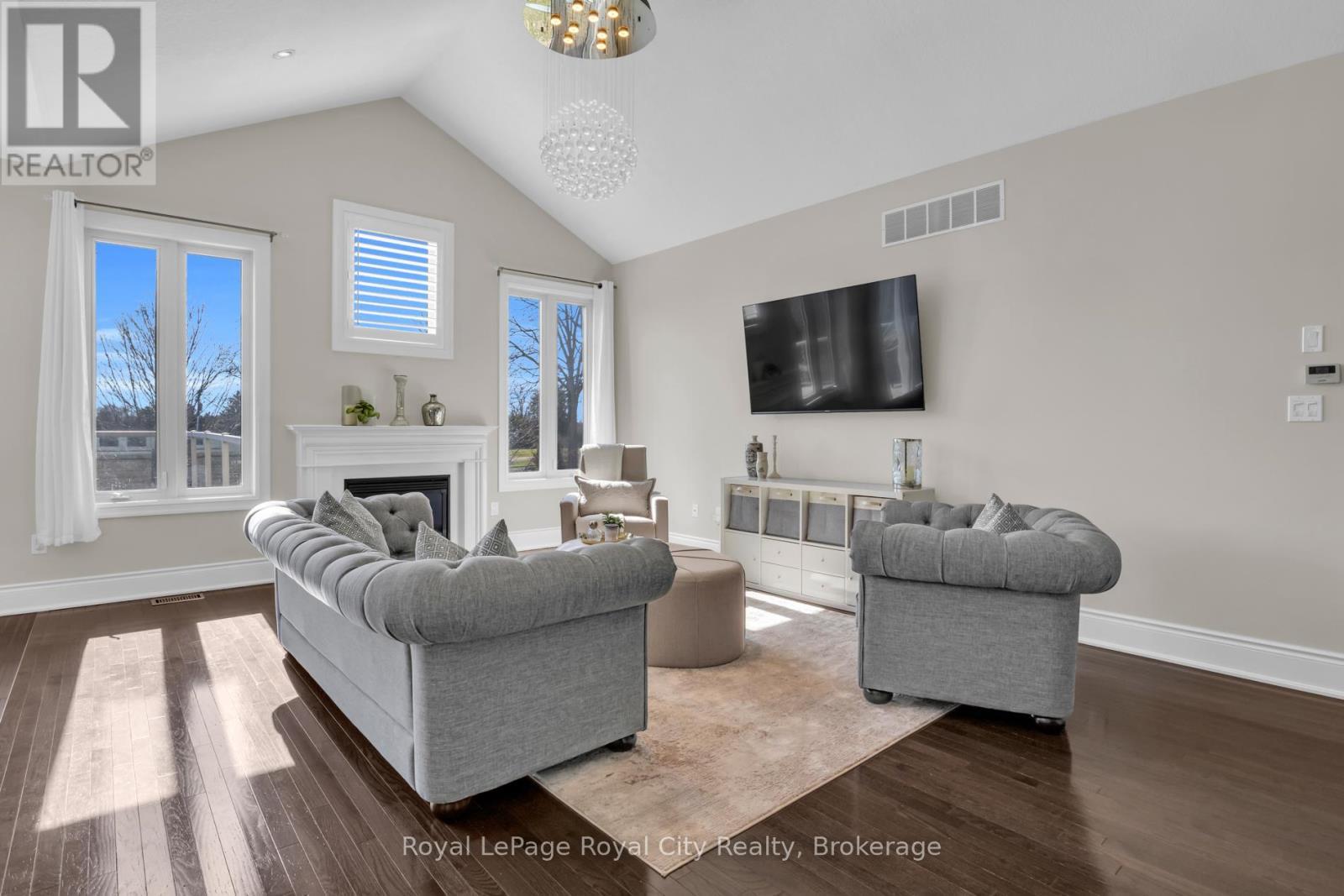 












58 ABERFOYLE MILL CRESCENT

,
Puslinch (Aberfoyle),




Ontario
N0B2J0

