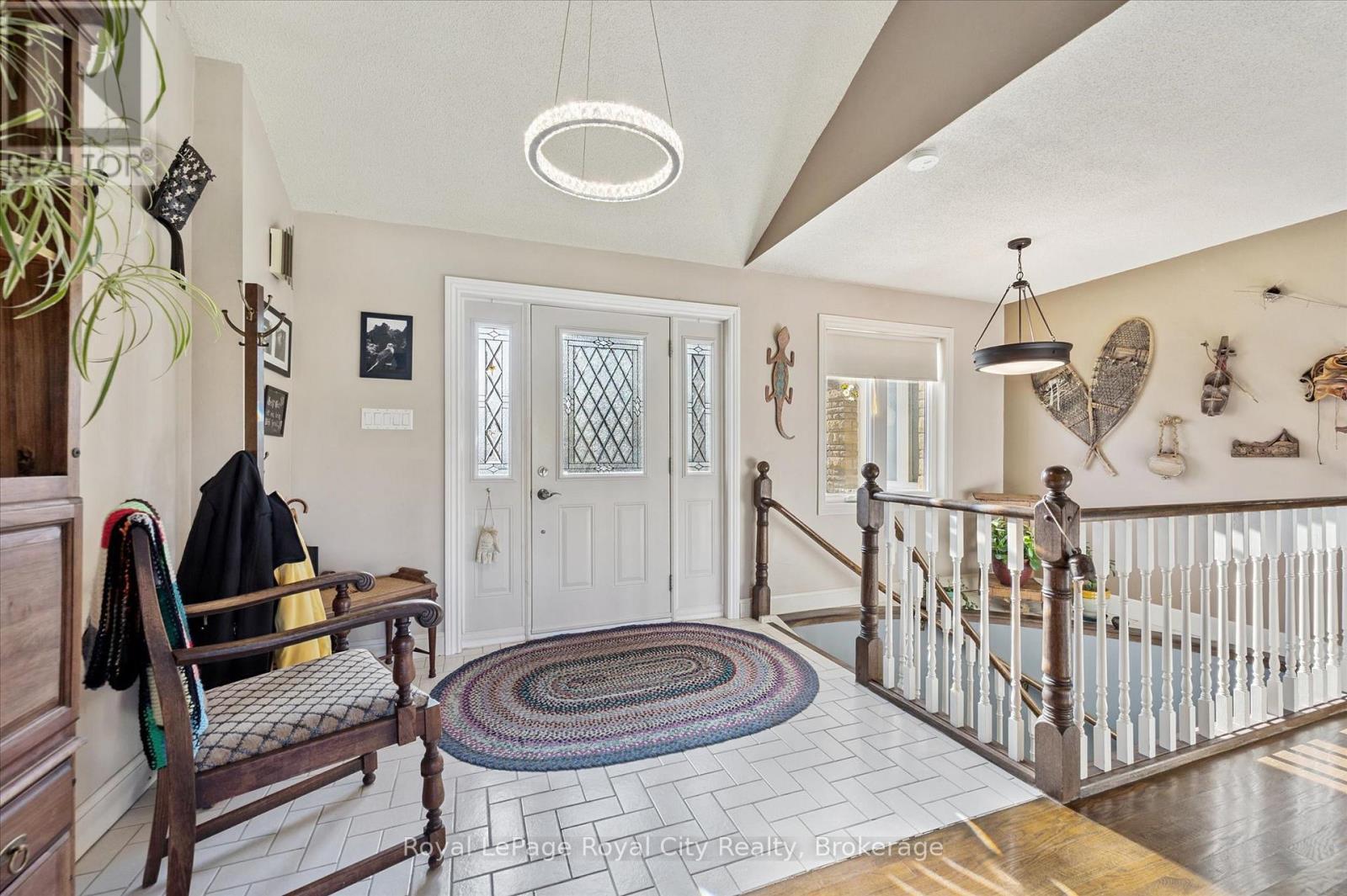 












8060 WELLINGTON RD 18 ROAD

,
Centre Wellington (Fergus),




Ontario
N1M2W5

