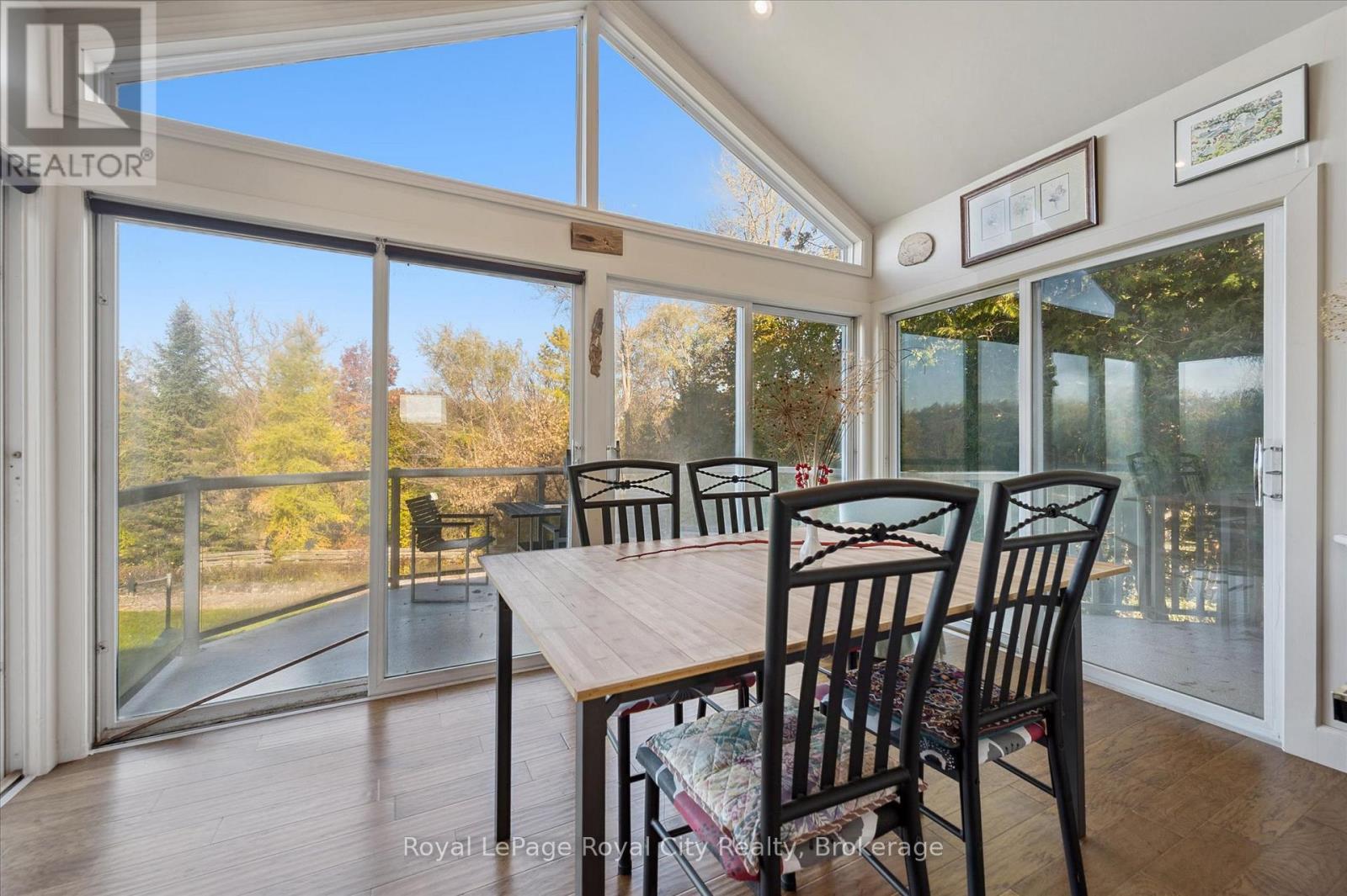 












8060 WELLINGTON RD 18 ROAD

,
Centre Wellington (Fergus),




Ontario
N1M2W5

