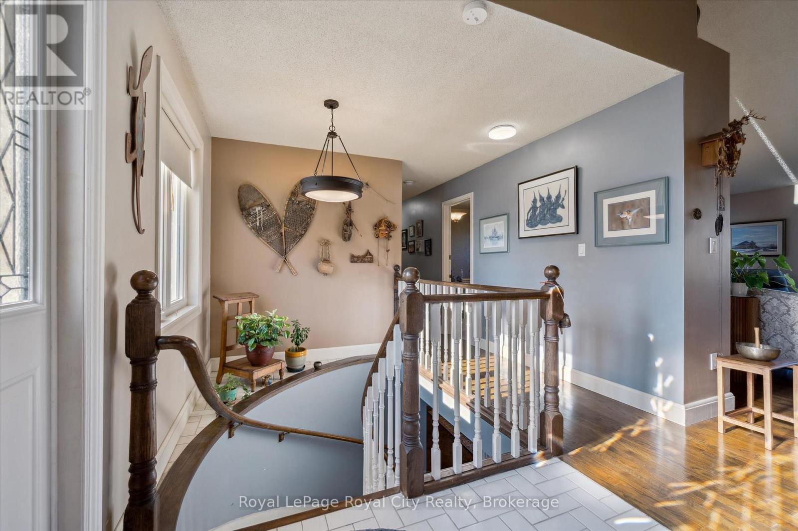 












8060 WELLINGTON RD 18 ROAD

,
Centre Wellington (Fergus),




Ontario
N1M2W5

