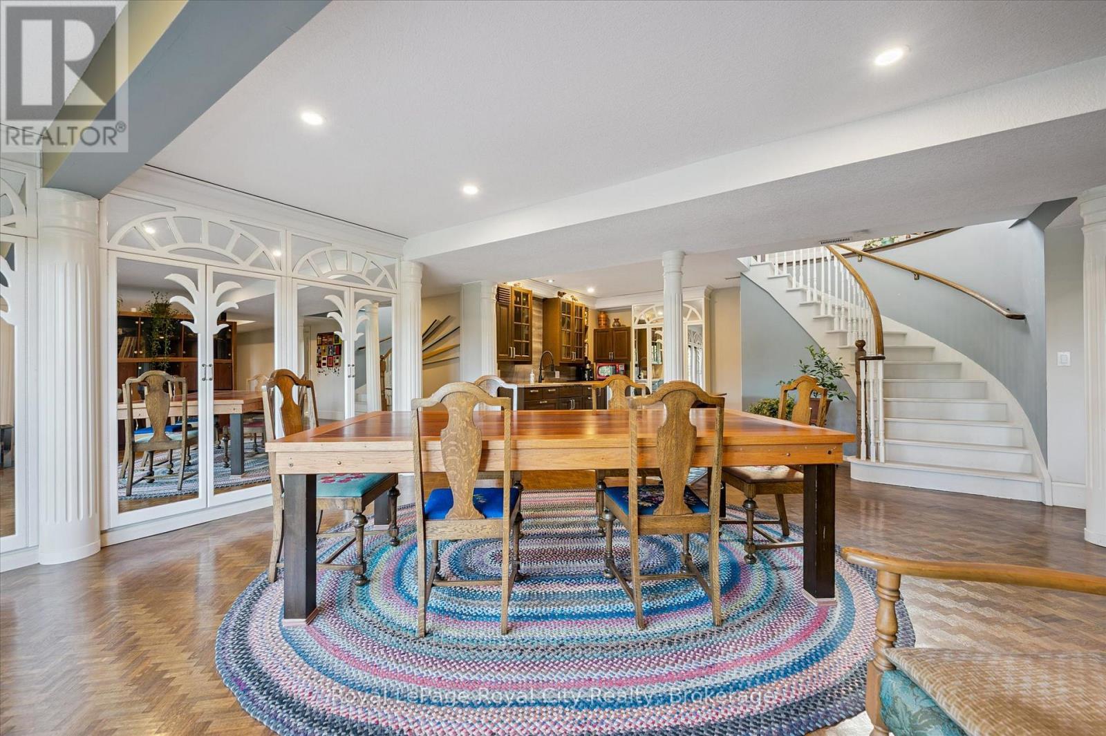 












8060 WELLINGTON RD 18 ROAD

,
Centre Wellington (Fergus),




Ontario
N1M2W5

