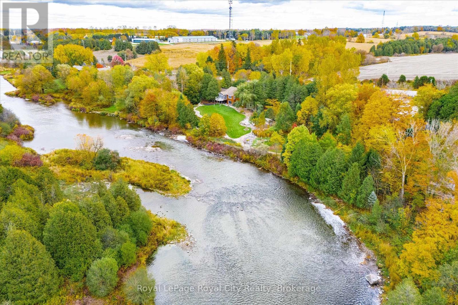 












8060 WELLINGTON RD 18 ROAD

,
Centre Wellington (Fergus),




Ontario
N1M2W5


