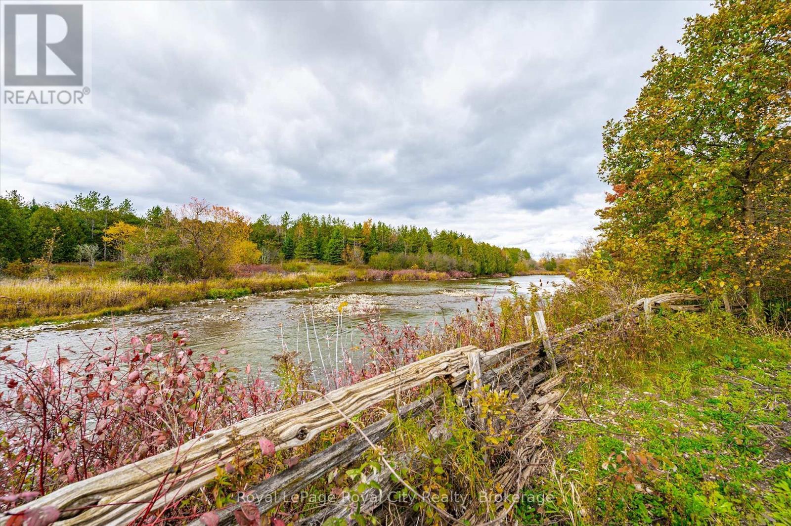 












8060 WELLINGTON RD 18 ROAD

,
Centre Wellington (Fergus),




Ontario
N1M2W5

