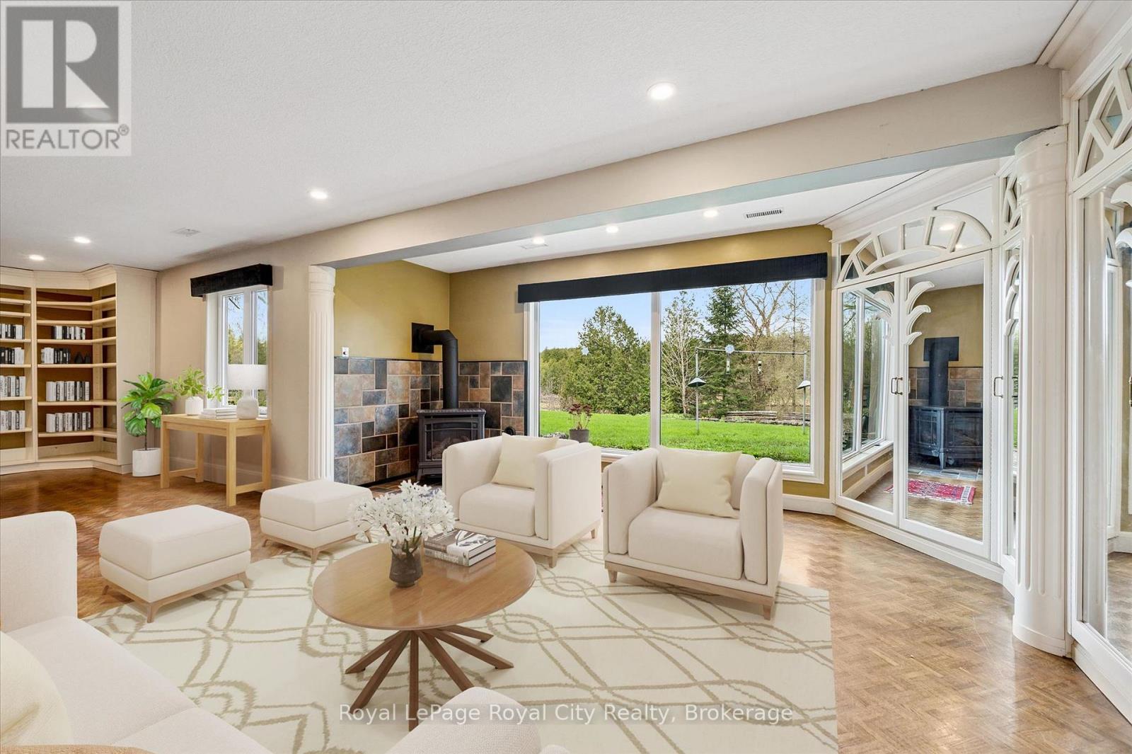 












8060 WELLINGTON RD 18 ROAD

,
Centre Wellington (Fergus),




Ontario
N1M2W5

