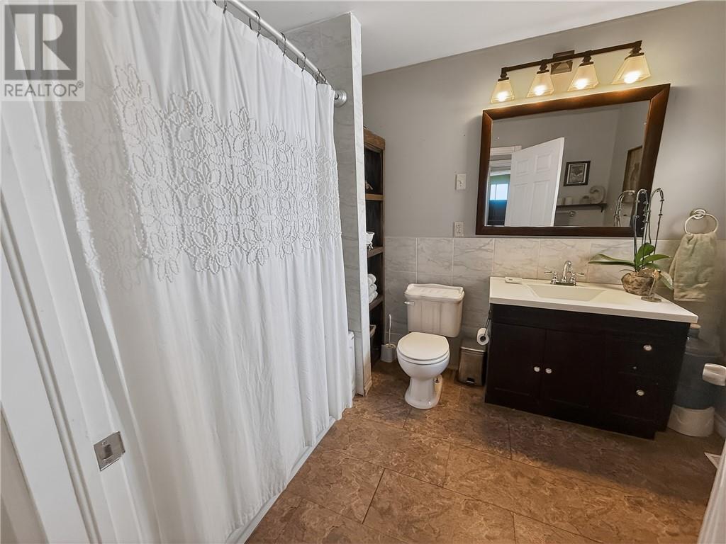 












10928 Highway 540

,
Gore Bay, Manitoulin Island,




Ontario
P0P1H0

