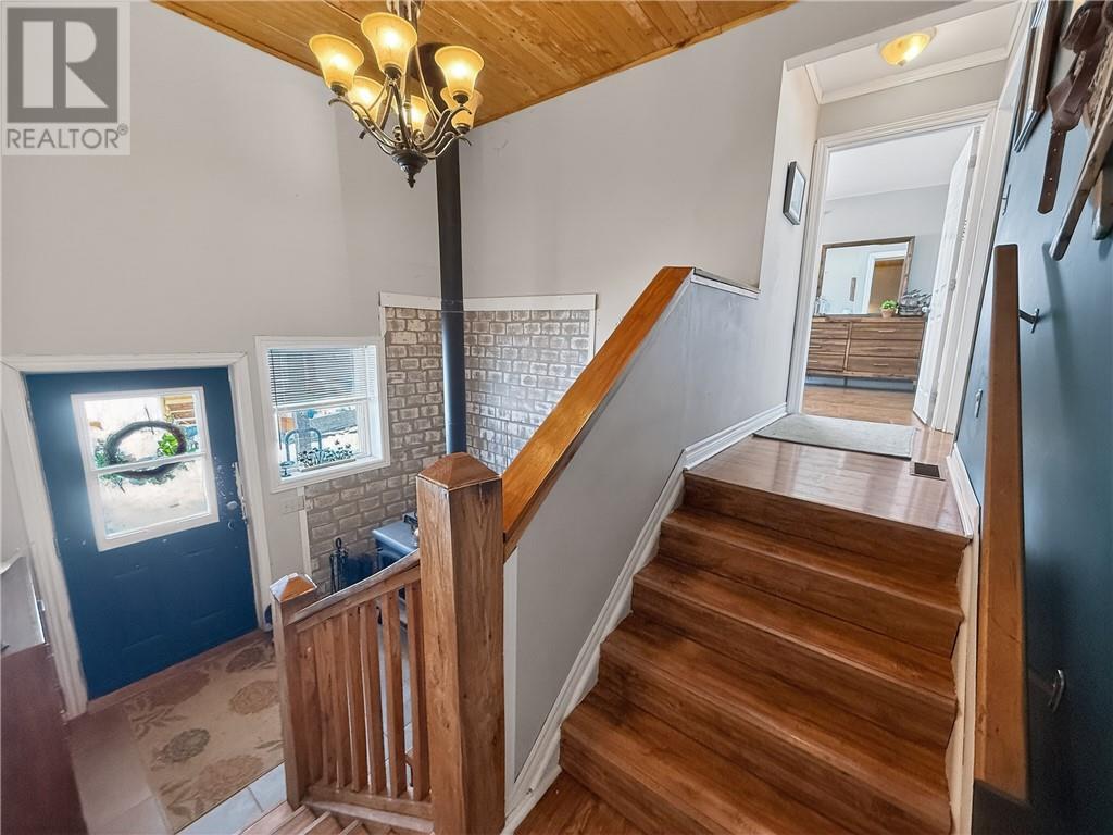 












10928 Highway 540

,
Gore Bay, Manitoulin Island,




Ontario
P0P1H0

