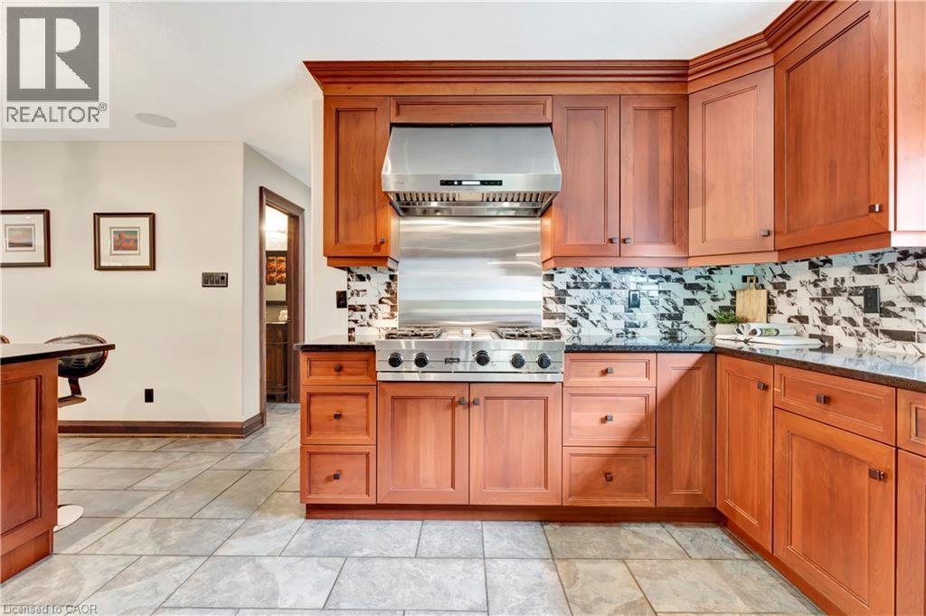 












11 MAPLE HILL Drive

,
Kitchener,




Ontario
N2M2R7

