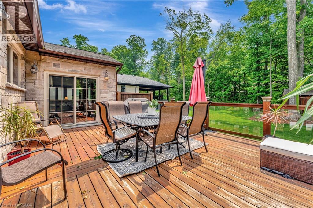 












11 MAPLE HILL Drive

,
Kitchener,




Ontario
N2M2R7

