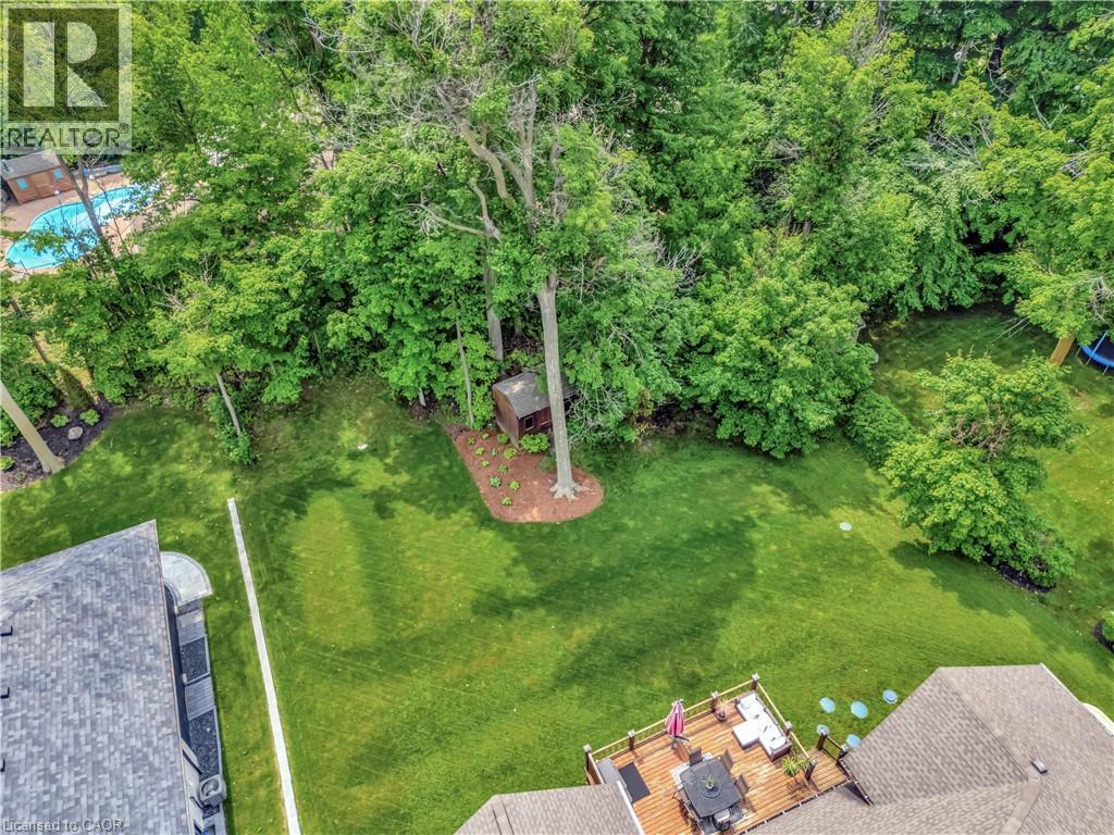 












11 MAPLE HILL Drive

,
Kitchener,




Ontario
N2M2R7

