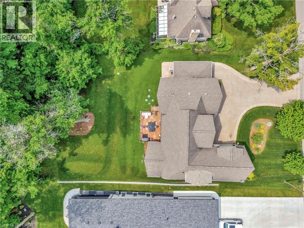 












11 MAPLE HILL Drive

,
Kitchener,




Ontario
N2M2R7

