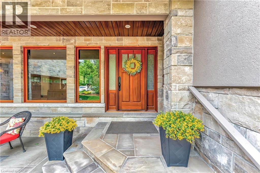 












11 MAPLE HILL Drive

,
Kitchener,




Ontario
N2M2R7

