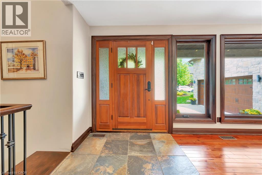 












11 MAPLE HILL Drive

,
Kitchener,




Ontario
N2M2R7

